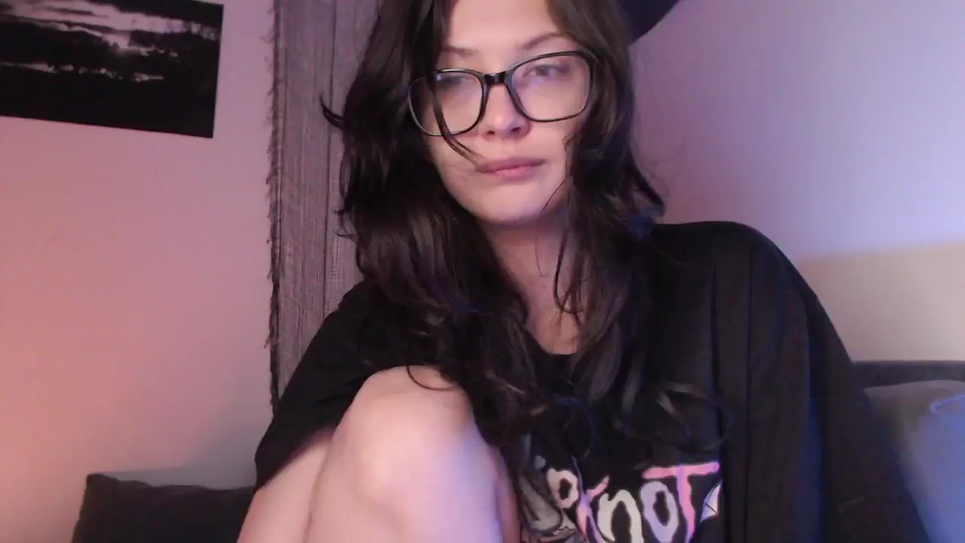 Gallery image thumbnail from RoomToAvoid's myfreecams stream on, 10/02/2024, 05:27 image 1 of 20