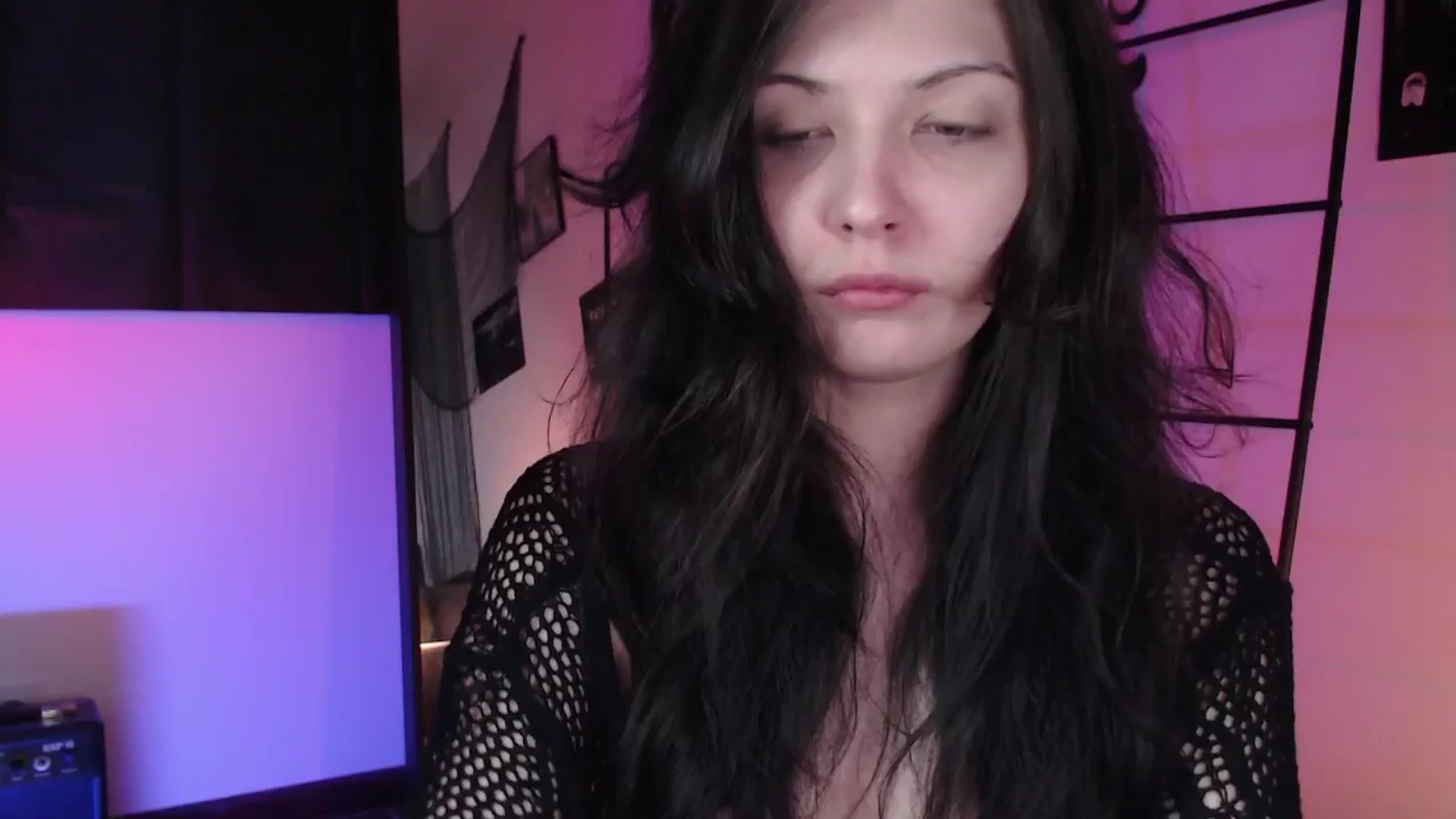 Gallery image thumbnail from RoomToAvoid's myfreecams stream on, 10/03/2024, 07:02 image 5 of 20
