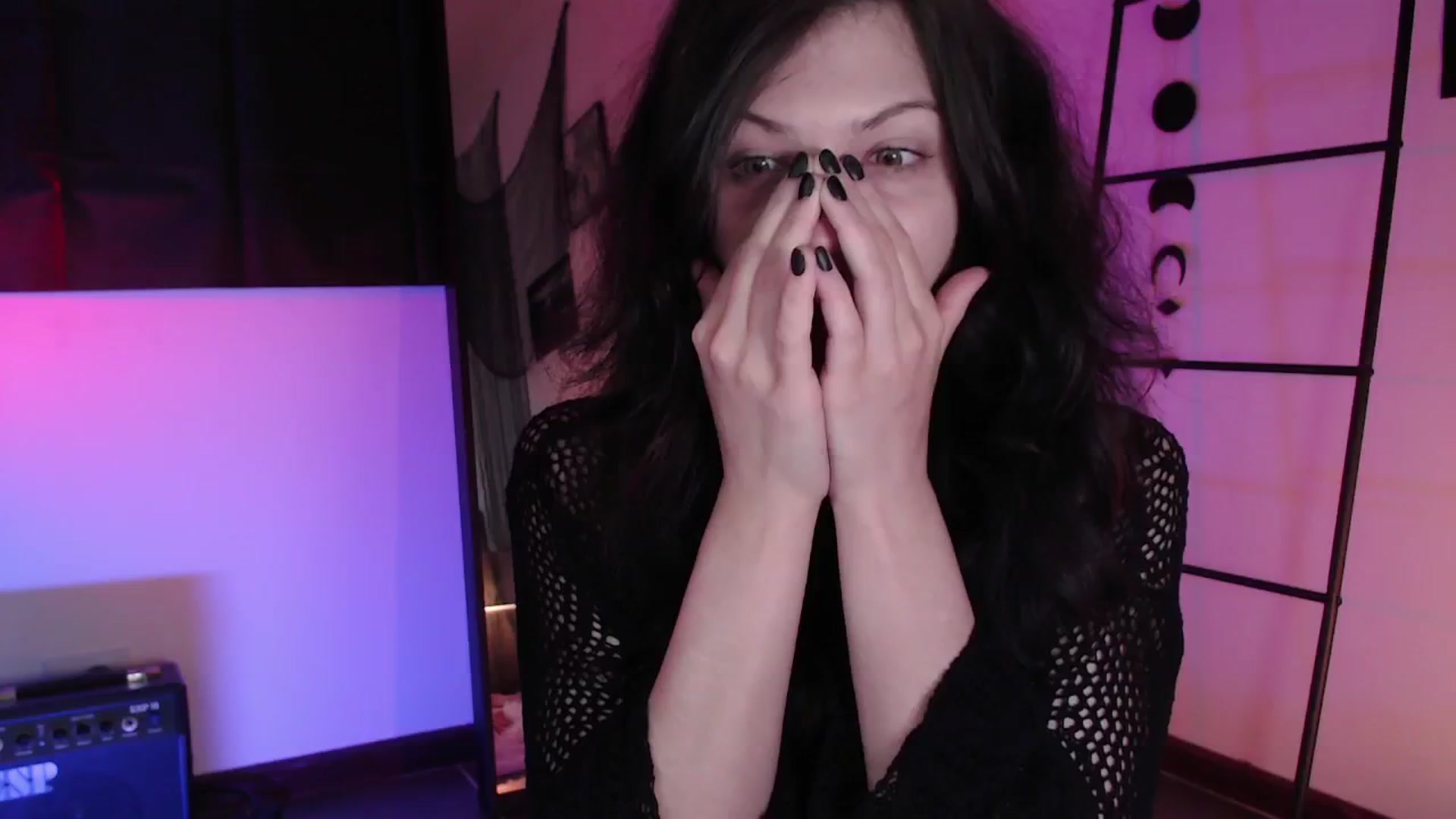 Gallery image thumbnail from RoomToAvoid's myfreecams stream on, 10/03/2024, 07:02 image 2 of 20