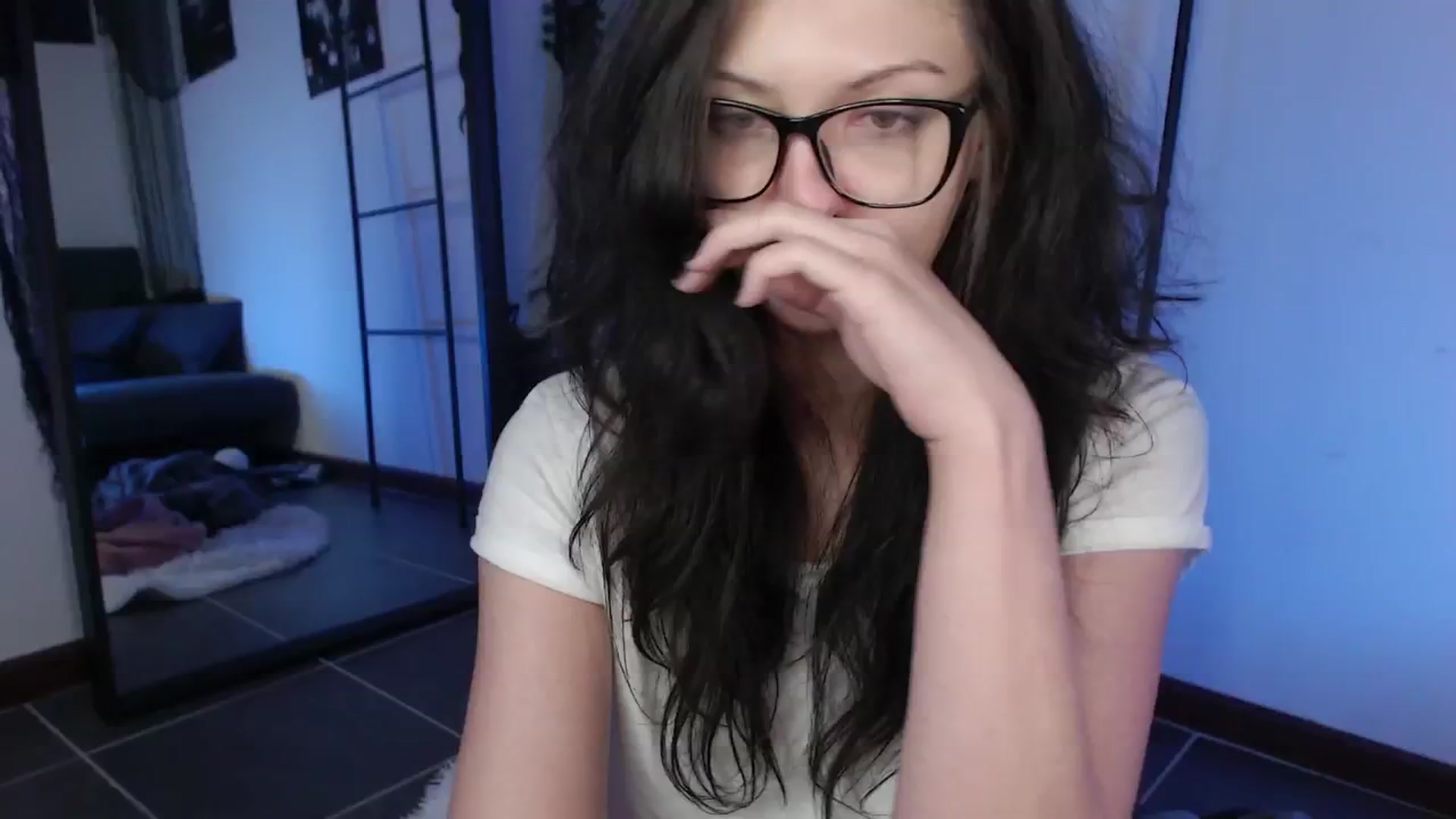 Gallery image thumbnail from RoomToAvoid's myfreecams stream on, 10/04/2024, 03:41 image 17 of 20