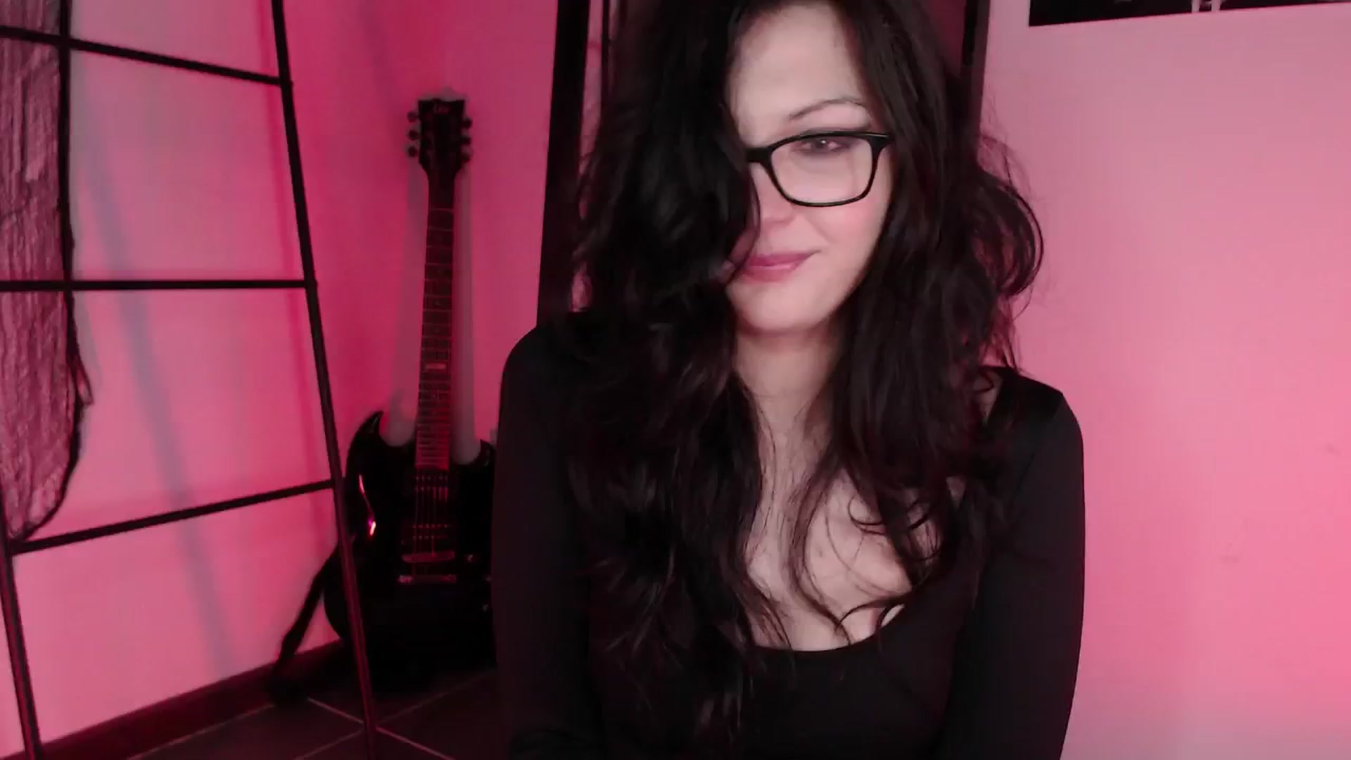 Gallery image thumbnail from RoomToAvoid's myfreecams stream on, 10/05/2024, 05:27 image 2 of 20