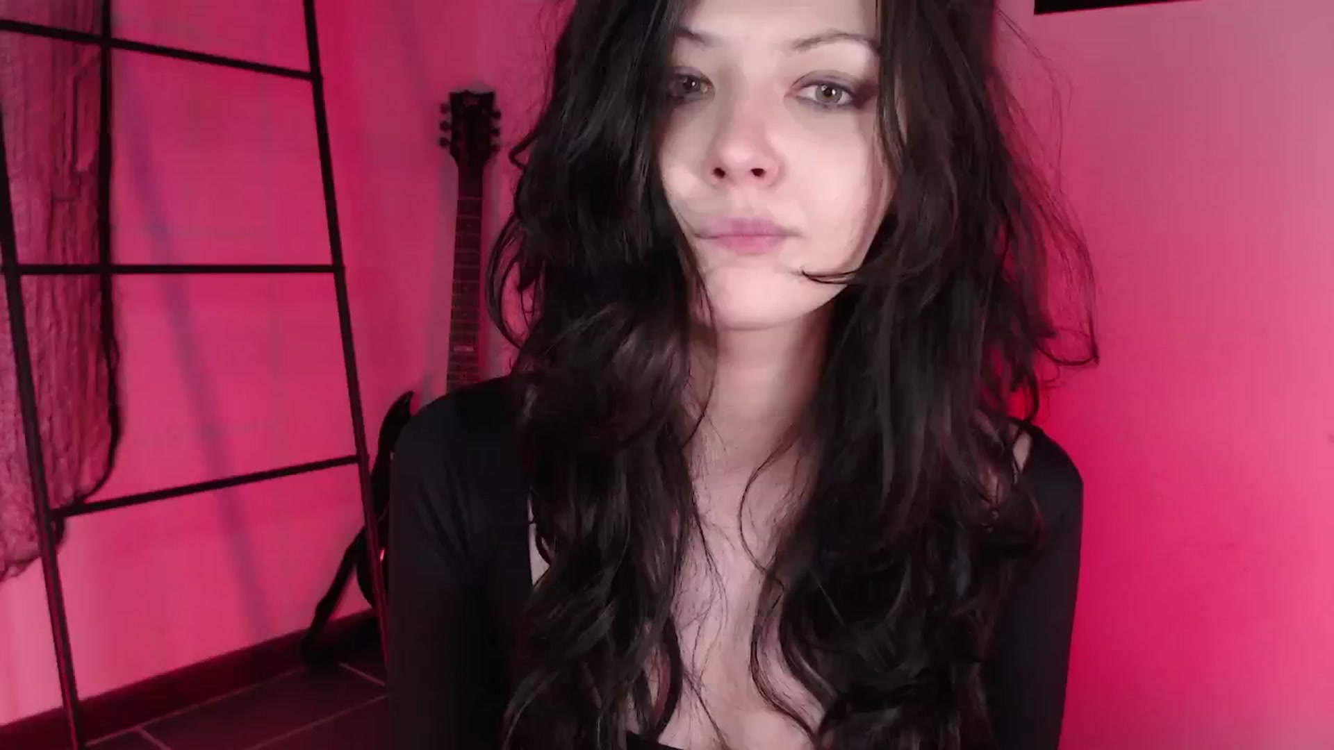 Gallery image thumbnail from RoomToAvoid's myfreecams stream on, 10/05/2024, 05:27 image 1 of 20
