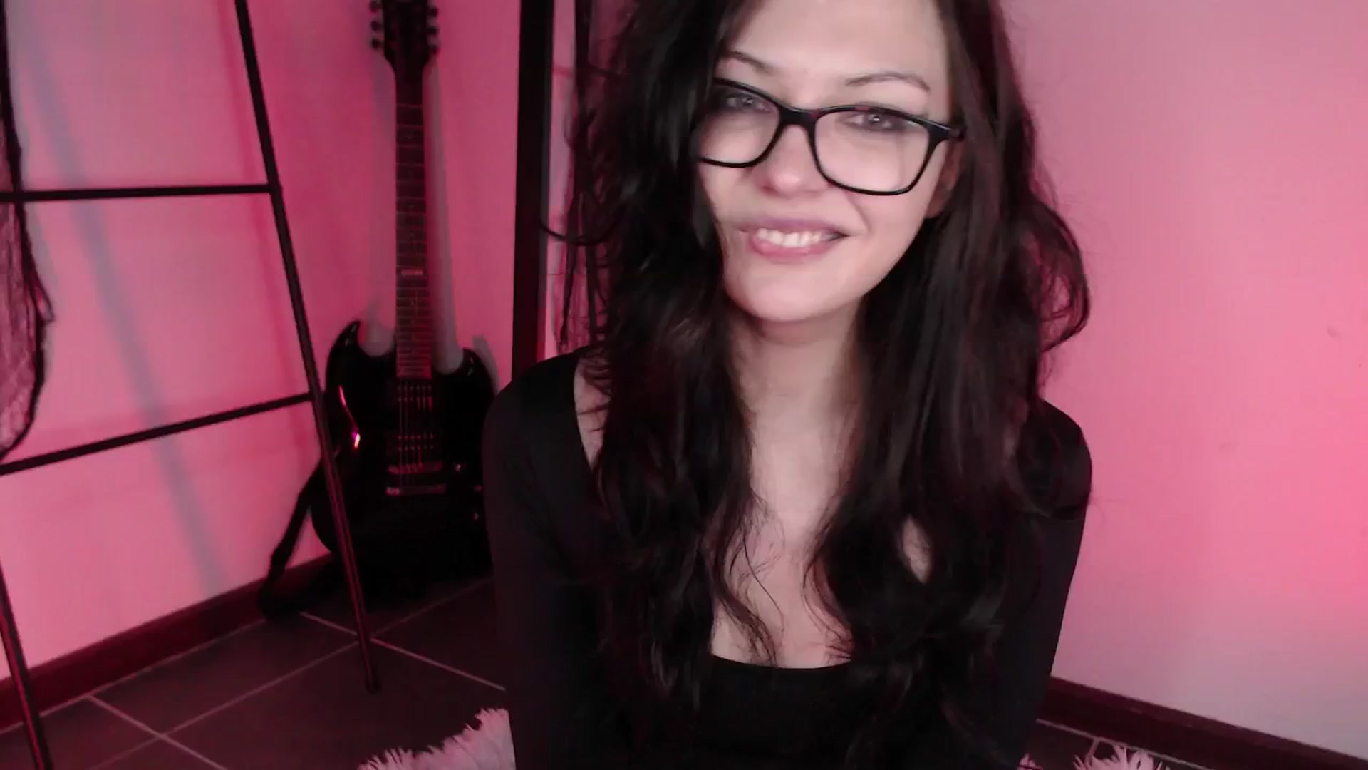 Gallery image thumbnail from RoomToAvoid's myfreecams stream on, 10/05/2024, 05:27 image 4 of 20