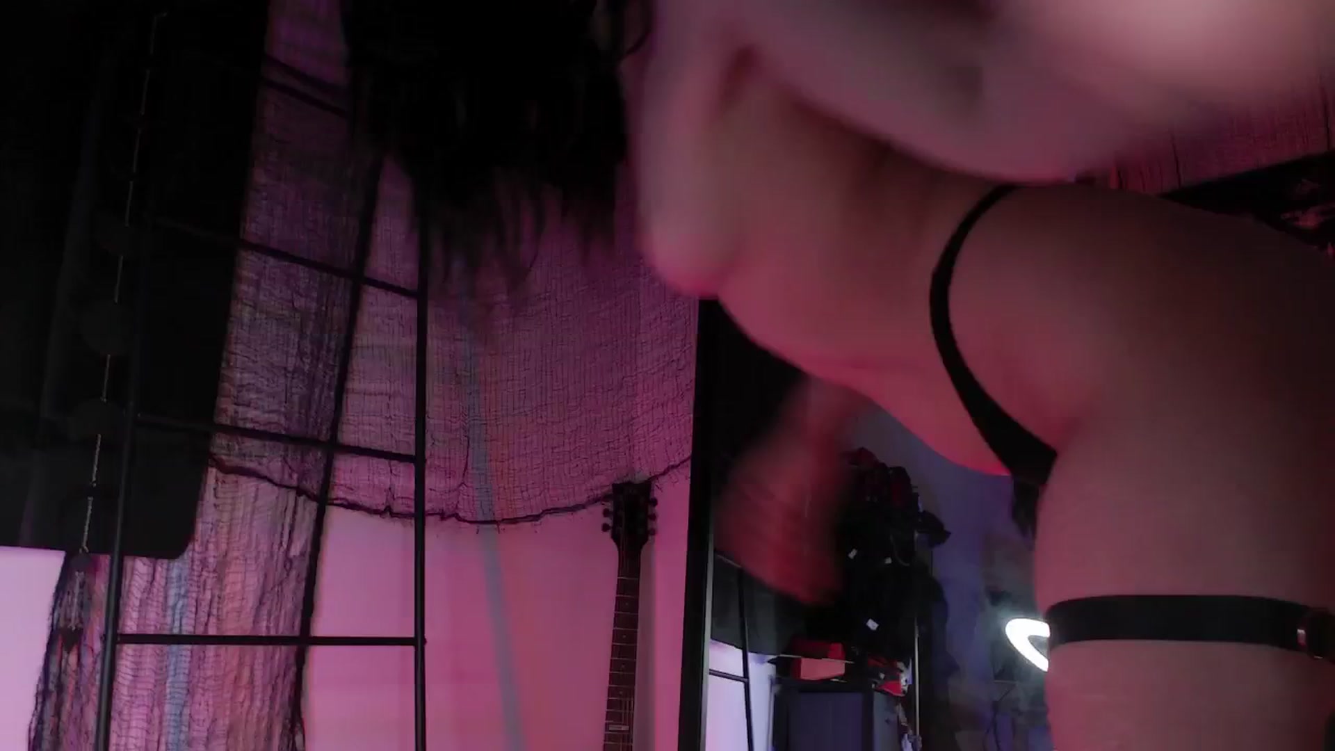 Gallery image thumbnail from RoomToAvoid's myfreecams stream on, 10/06/2024, 06:30 image 4 of 20
