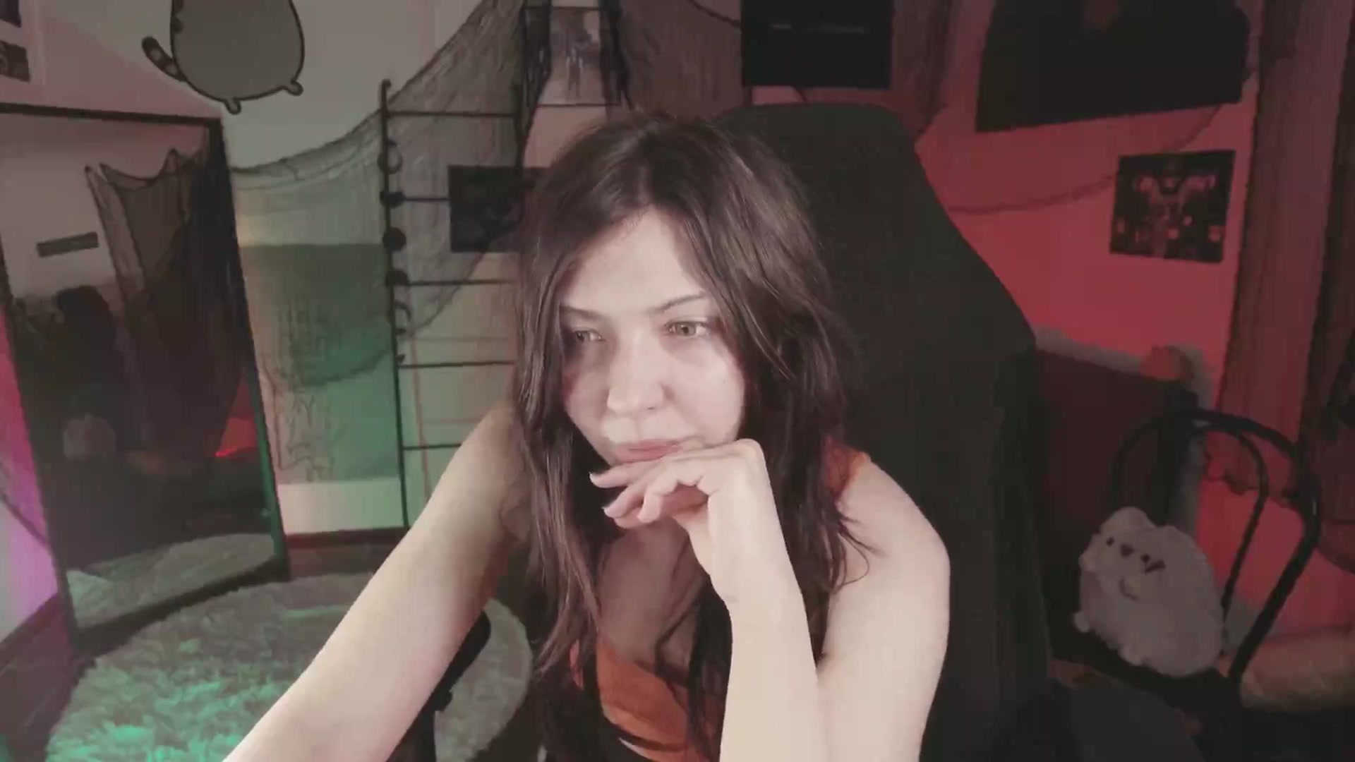 Gallery image thumbnail from RoomToAvoid's myfreecams stream on, 10/14/2024, 07:55 image 13 of 20