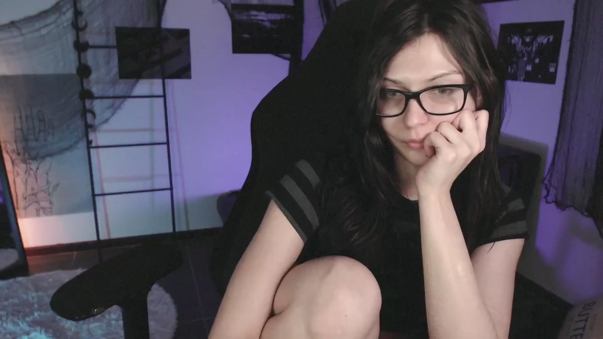 Gallery image thumbnail from RoomToAvoid's myfreecams stream on, 10/15/2024, 05:27 image 14 of 20