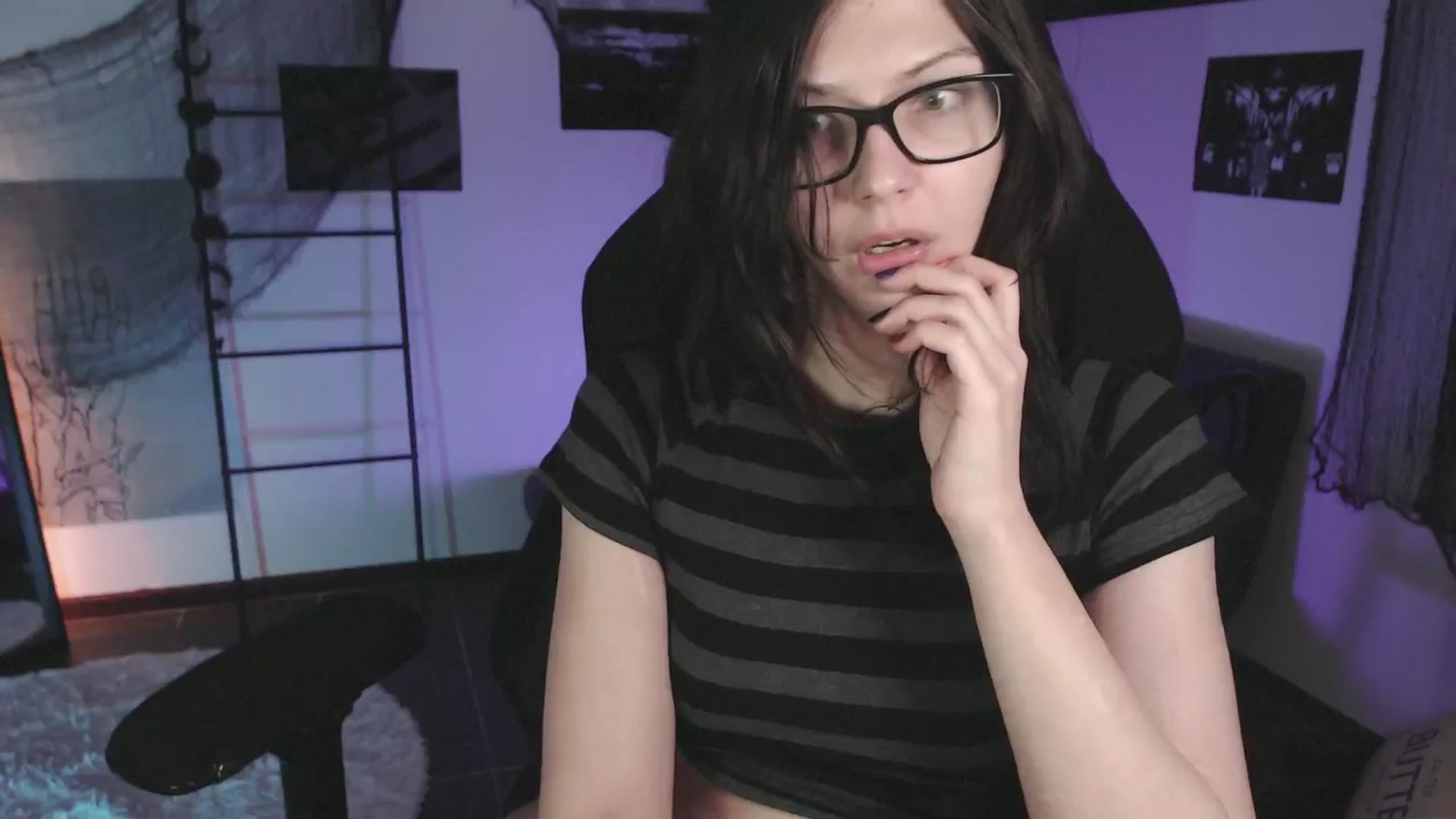 Gallery image thumbnail from RoomToAvoid's myfreecams stream on, 10/15/2024, 05:27 image 13 of 20