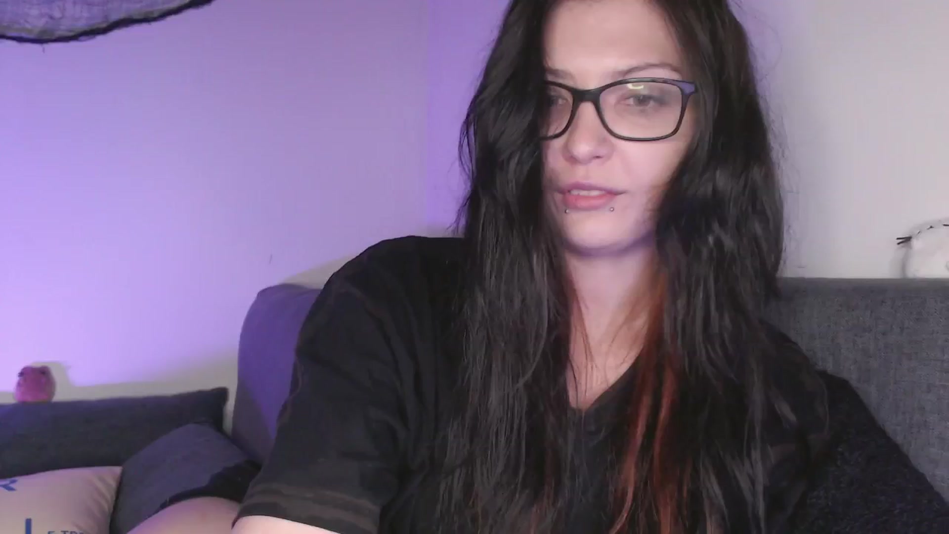 Gallery image thumbnail from RoomToAvoid's myfreecams stream on, 10/18/2024, 05:52 image 3 of 20