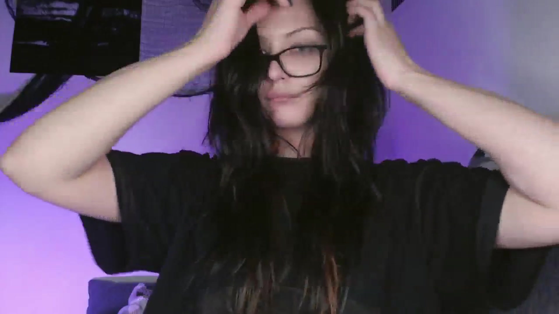 Gallery image thumbnail from RoomToAvoid's myfreecams stream on, 10/18/2024, 05:52 image 8 of 20