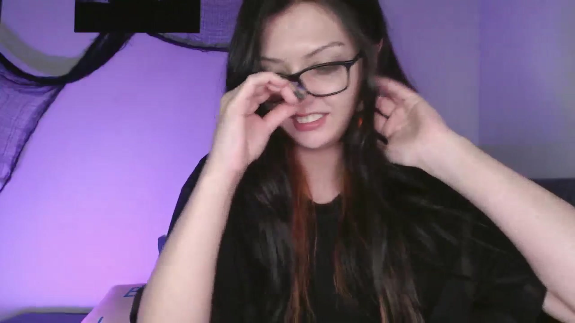 Gallery image thumbnail from RoomToAvoid's myfreecams stream on, 10/18/2024, 05:52 image 11 of 20