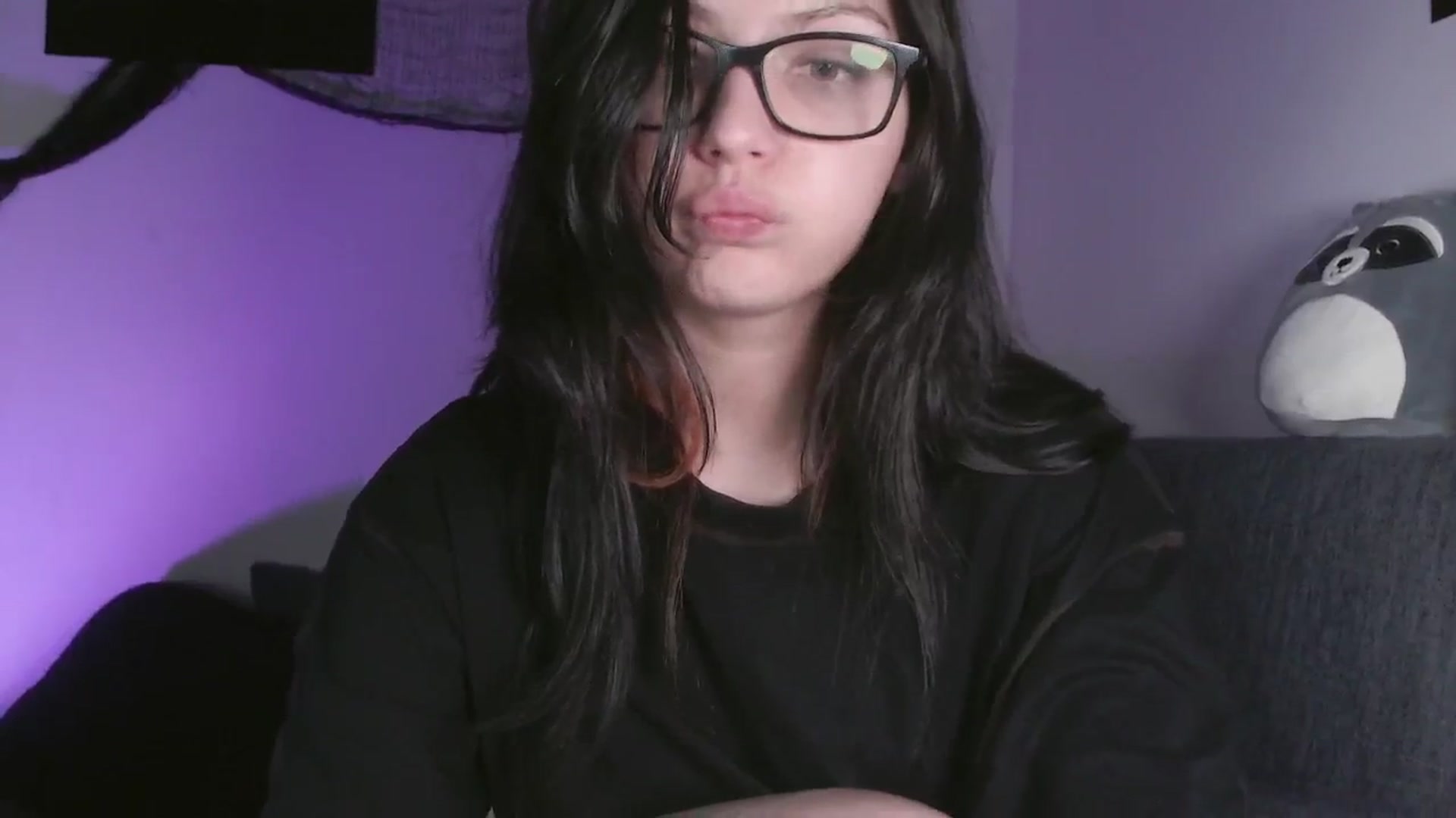 Gallery image thumbnail from RoomToAvoid's myfreecams stream on, 10/18/2024, 06:50 image 17 of 20