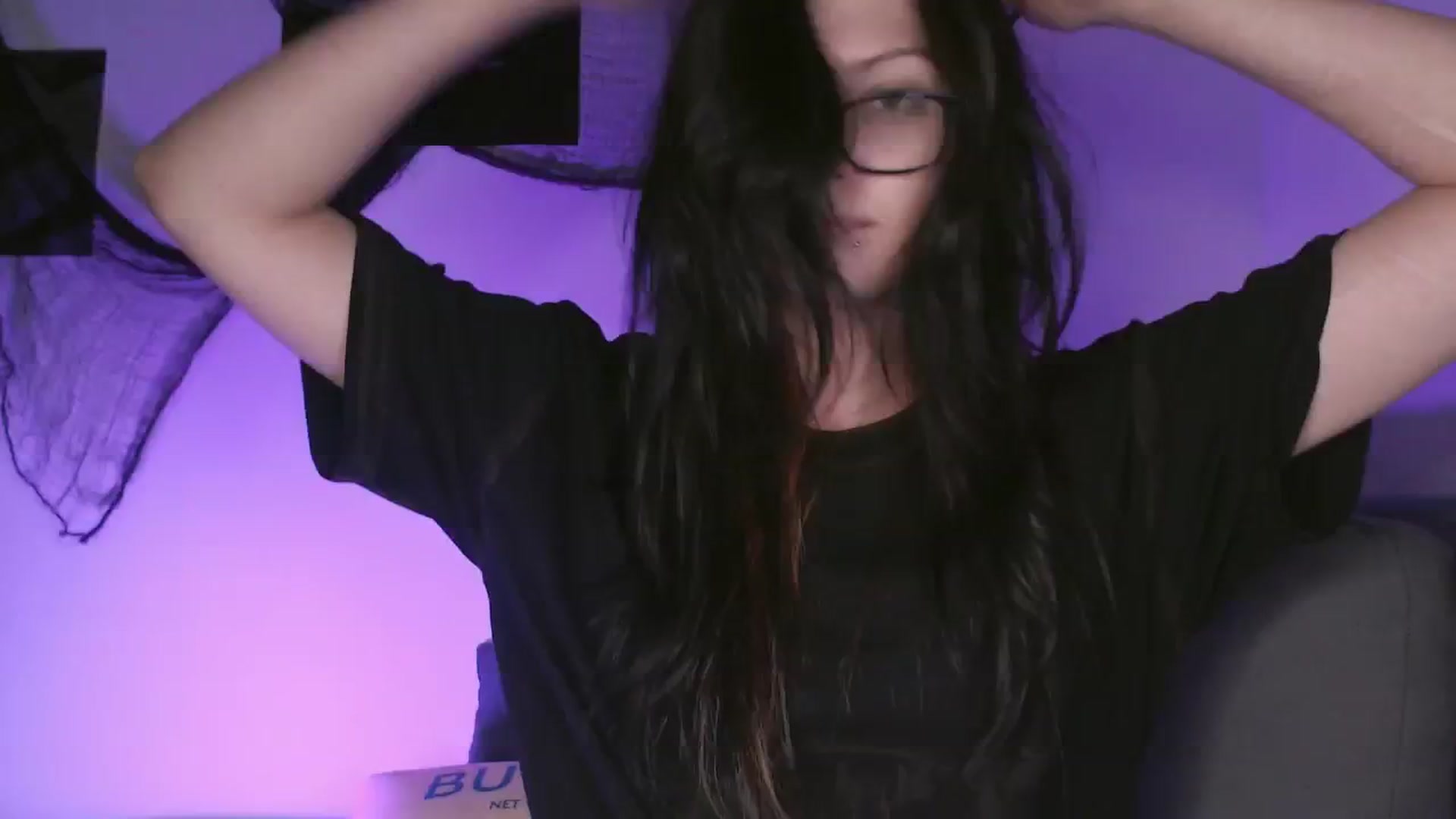 Gallery image thumbnail from RoomToAvoid's myfreecams stream on, 10/18/2024, 06:50 image 2 of 20
