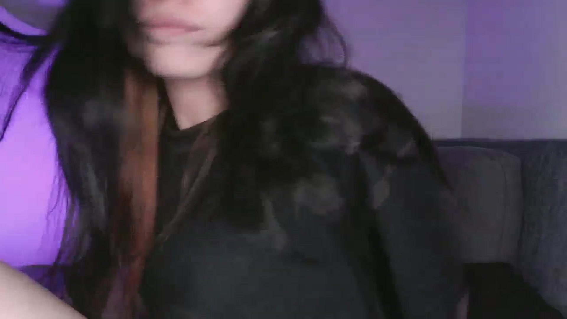 Gallery image thumbnail from RoomToAvoid's myfreecams stream on, 10/18/2024, 06:50 image 15 of 20