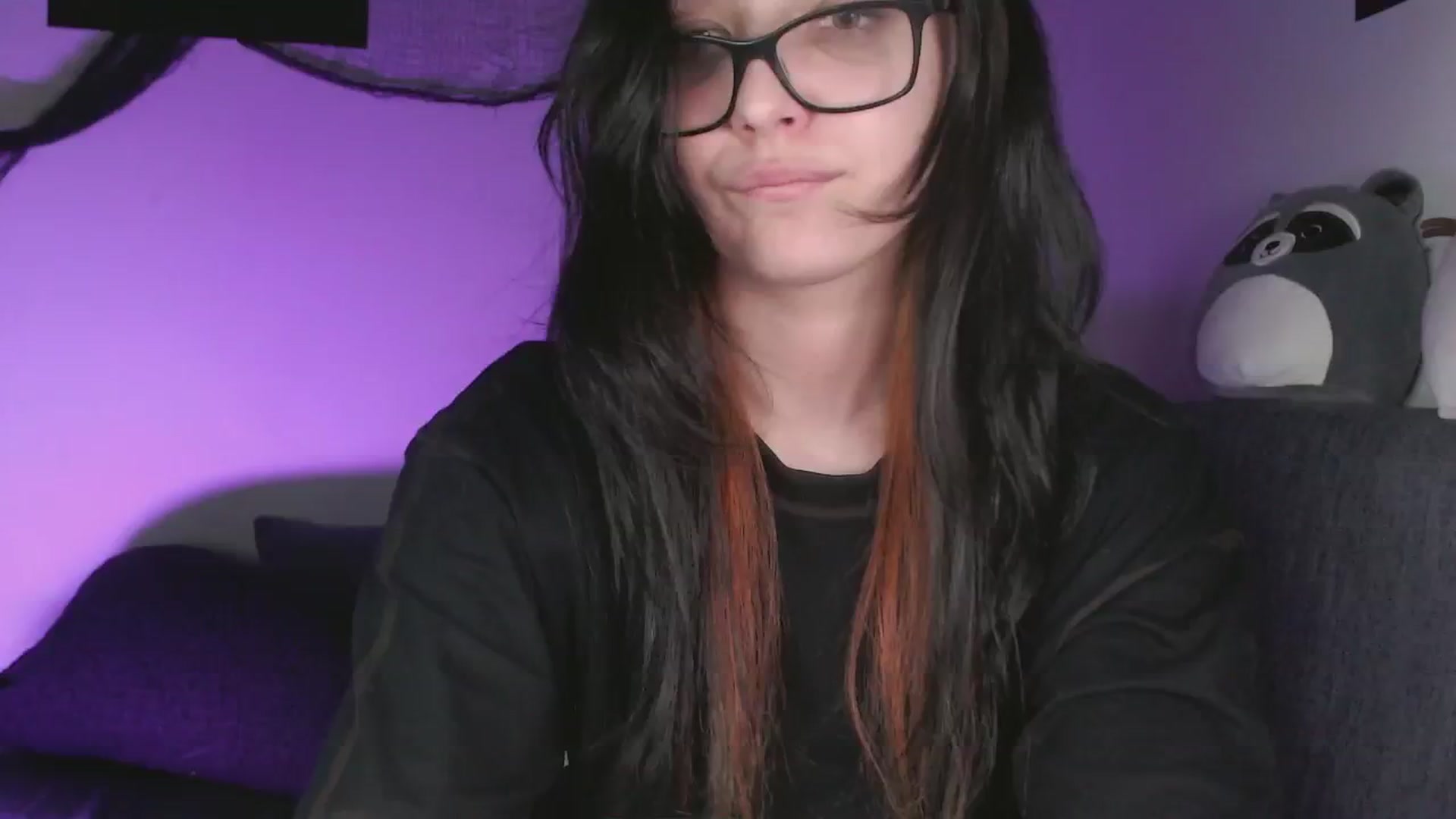 Gallery image thumbnail from RoomToAvoid's myfreecams stream on, 10/18/2024, 07:57 image 12 of 20