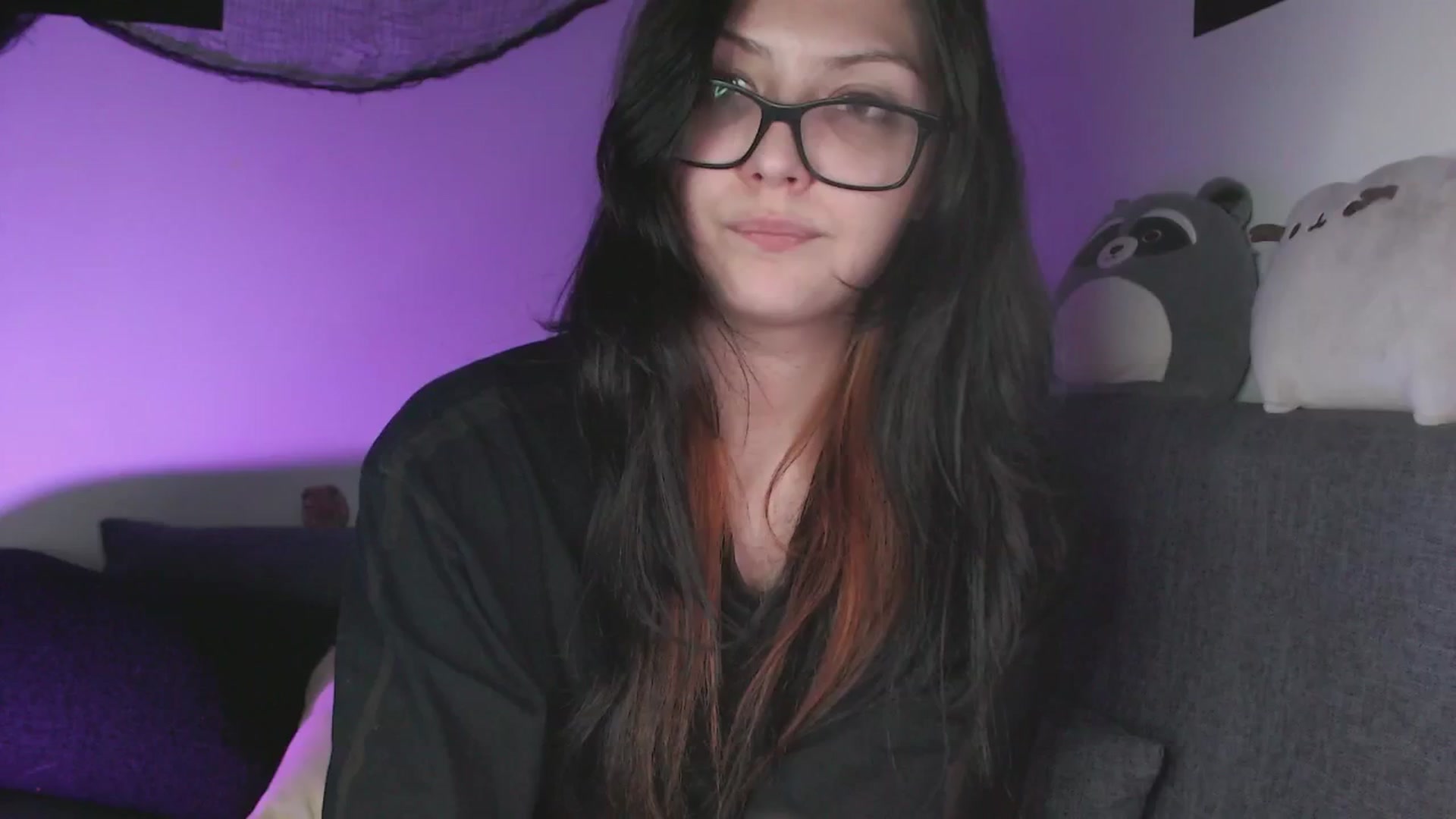 Gallery image thumbnail from RoomToAvoid's myfreecams stream on, 10/18/2024, 07:57 image 8 of 20