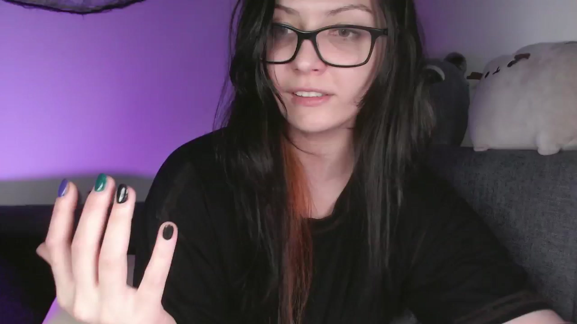 Gallery image thumbnail from RoomToAvoid's myfreecams stream on, 10/18/2024, 07:57 image 4 of 20