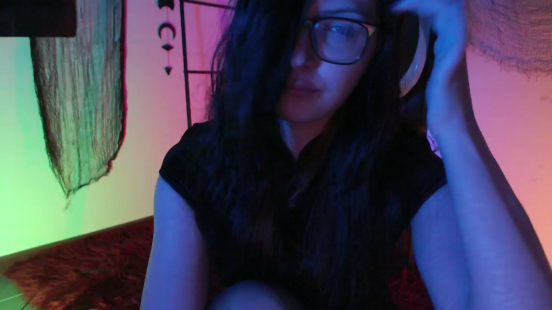 Gallery image thumbnail from RoomToAvoid's myfreecams stream on, 10/21/2024, 04:35 image 5 of 20