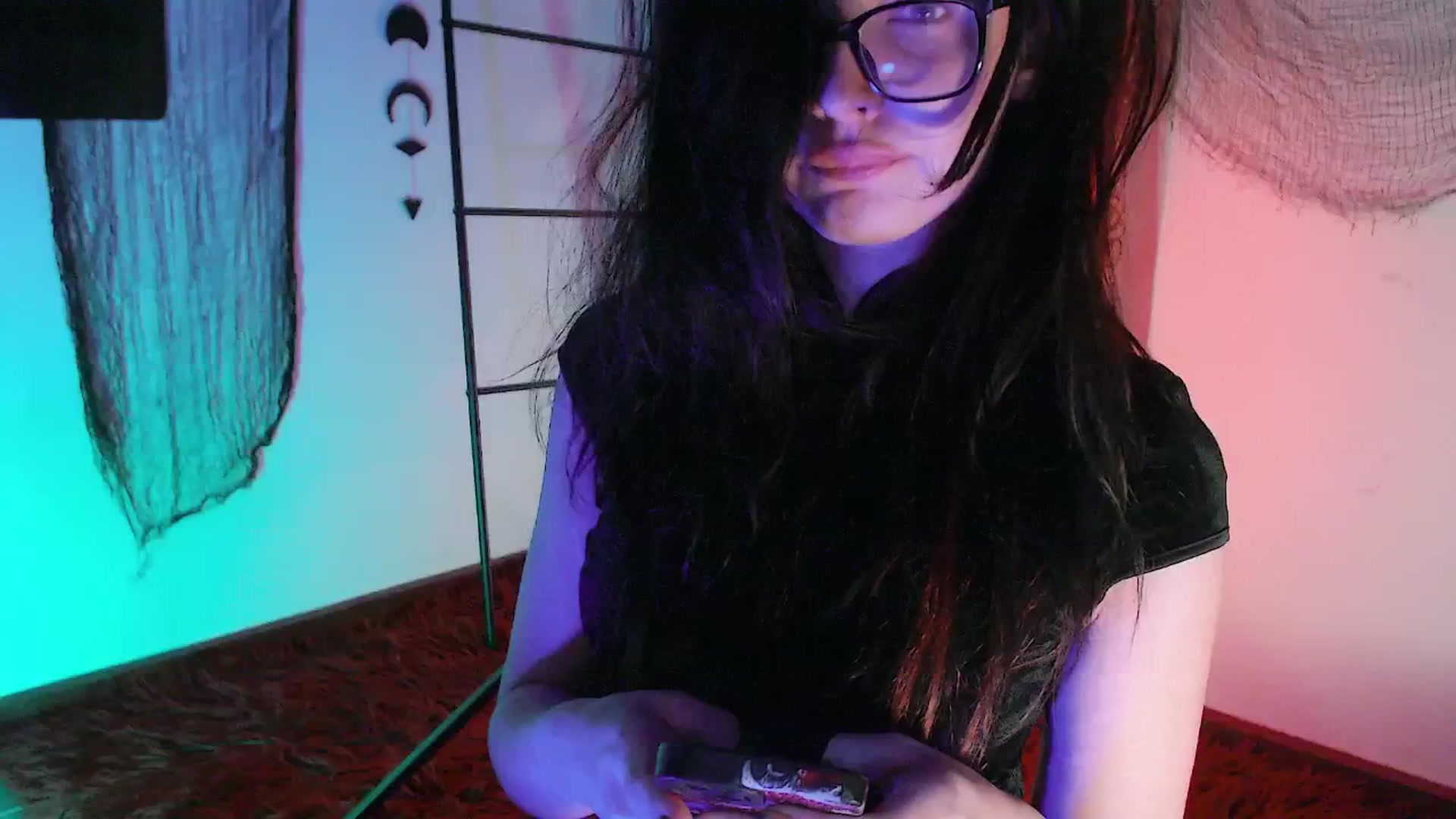 Gallery image thumbnail from RoomToAvoid's myfreecams stream on, 10/21/2024, 04:35 image 6 of 20