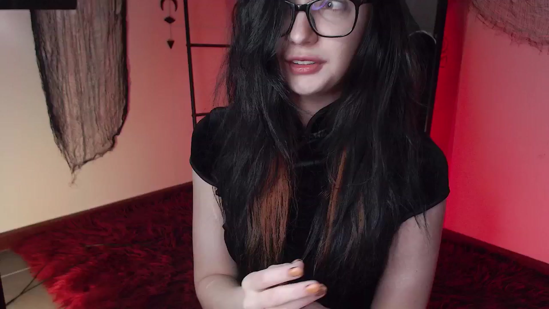 Gallery image thumbnail from RoomToAvoid's myfreecams stream on, 10/21/2024, 05:16 image 2 of 20