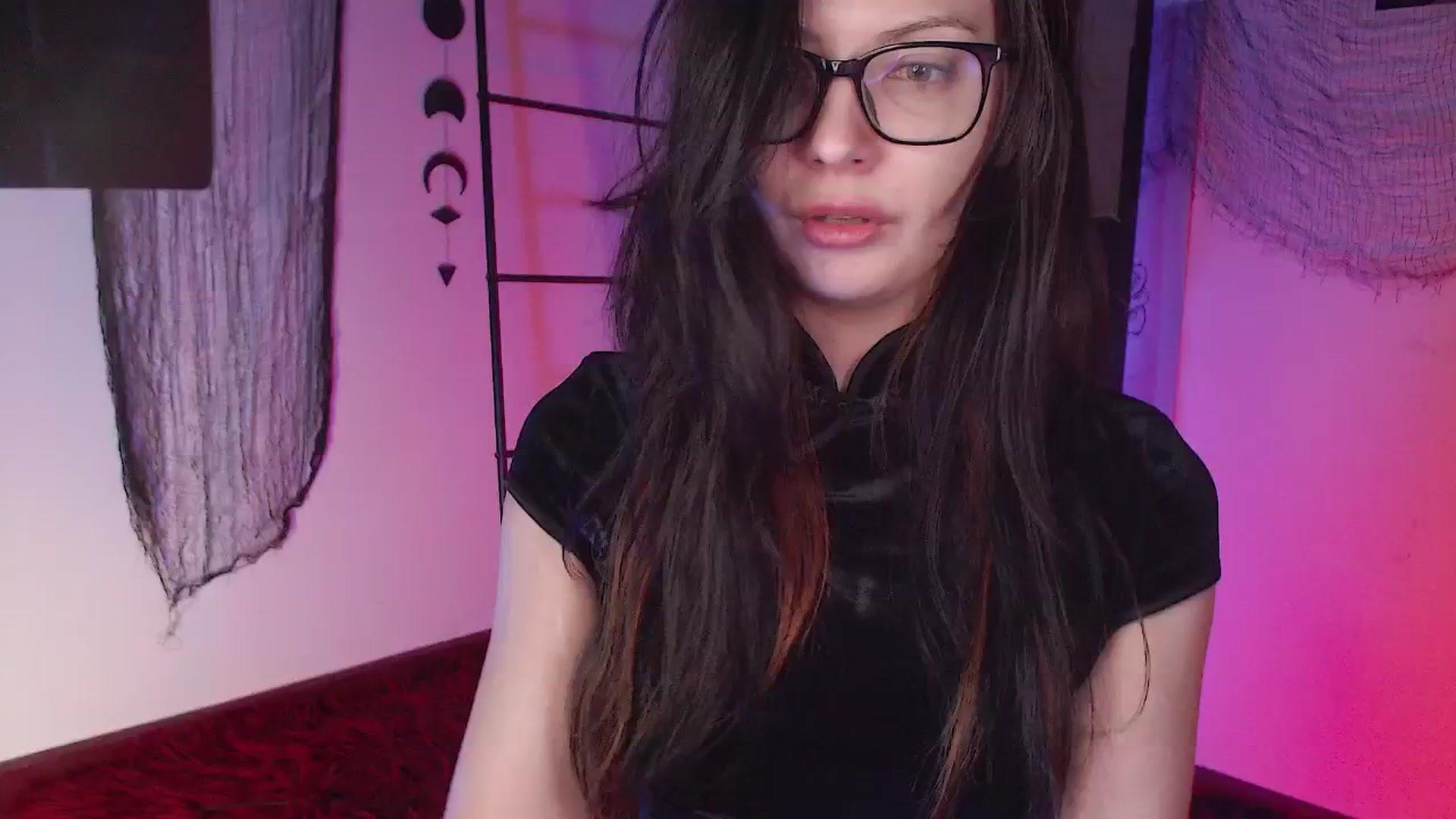 Gallery image thumbnail from RoomToAvoid's myfreecams stream on, 10/21/2024, 05:16 image 5 of 20