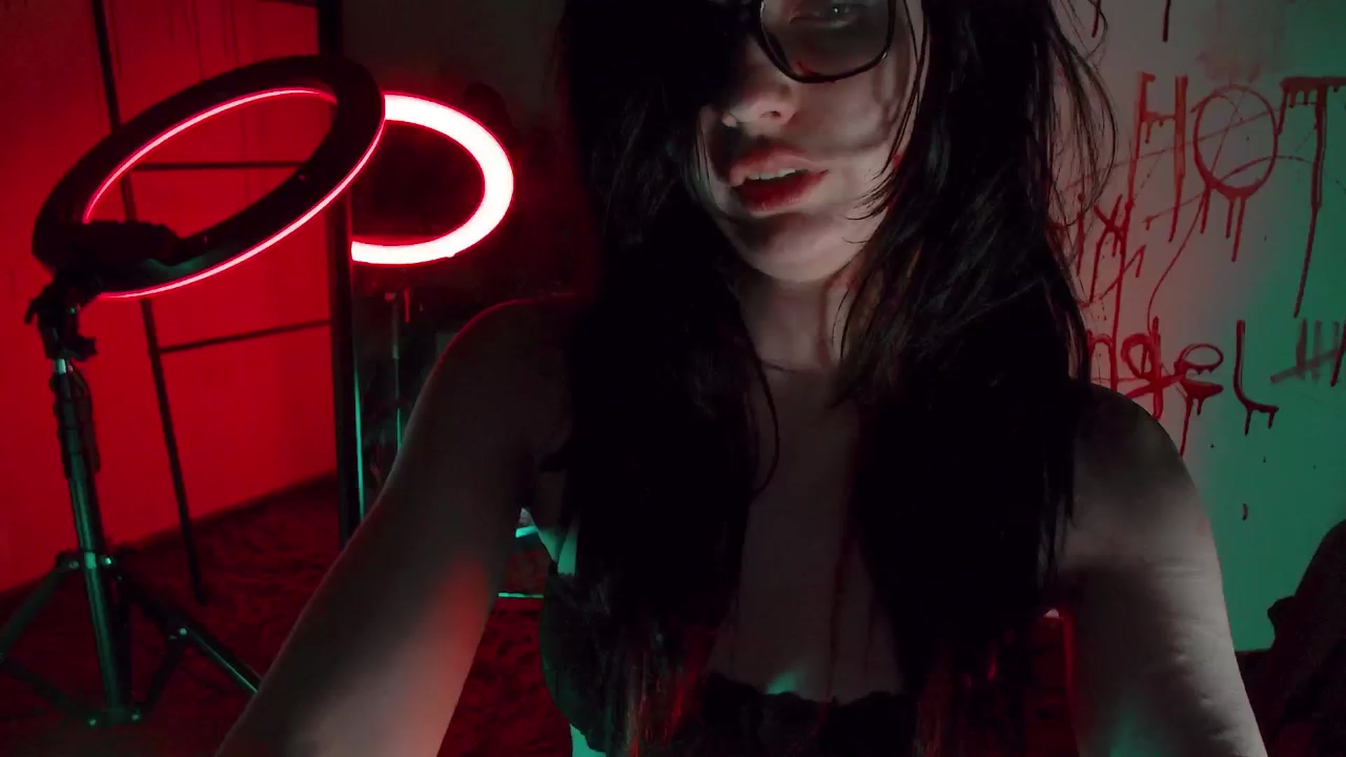 Gallery image thumbnail from RoomToAvoid's myfreecams stream on, 10/21/2024, 06:36 image 19 of 20
