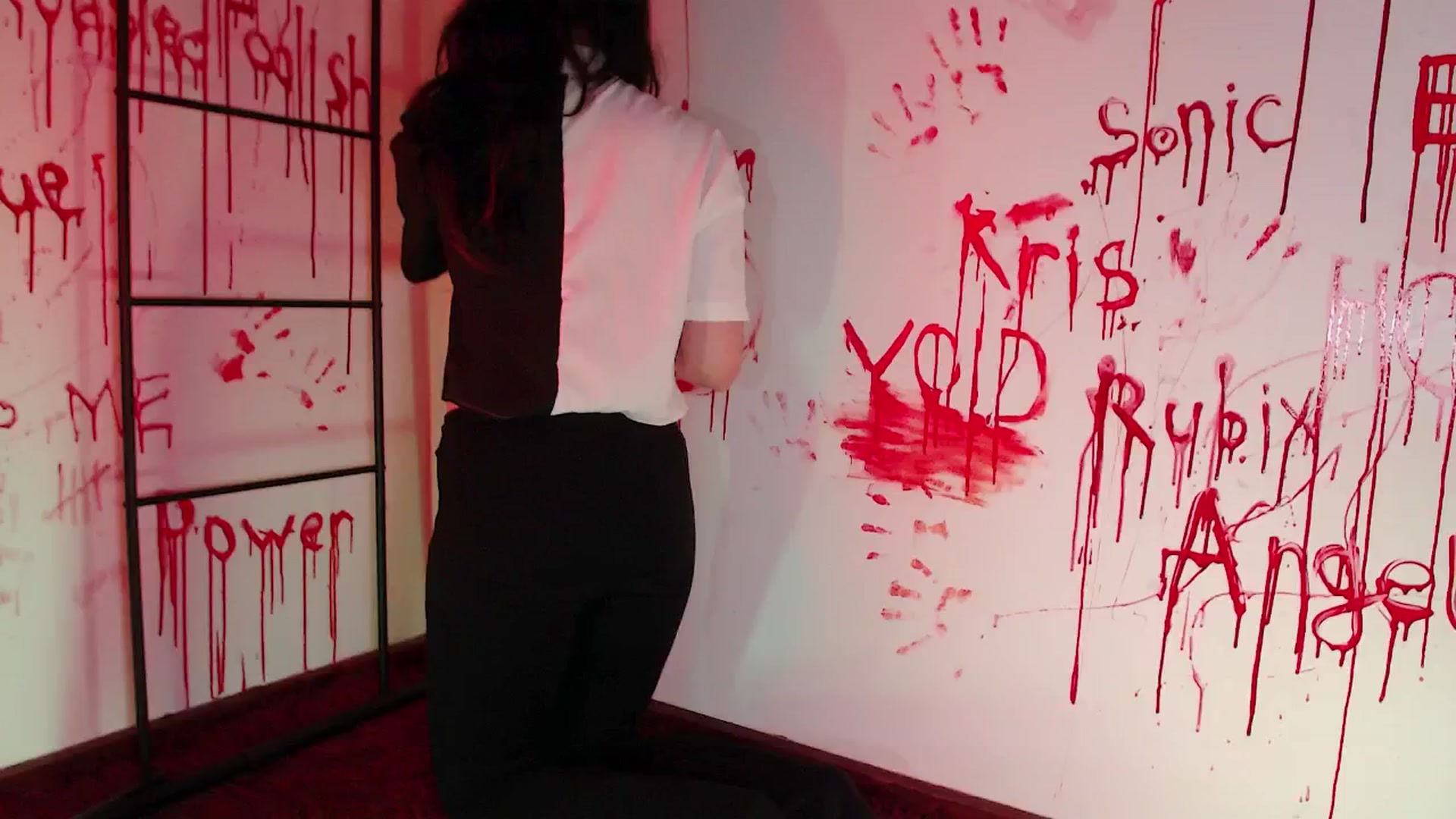Gallery image thumbnail from RoomToAvoid's myfreecams stream on, 10/22/2024, 03:00 image 15 of 20
