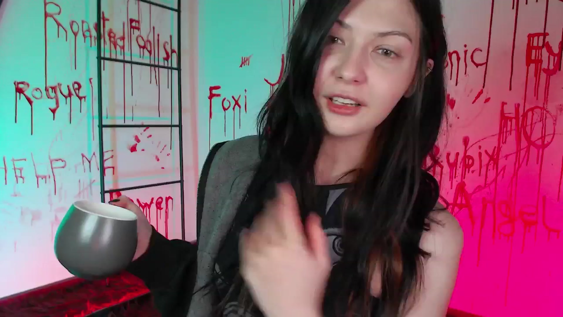 Gallery image thumbnail from RoomToAvoid's myfreecams stream on, 10/25/2024, 24:03 image 18 of 20