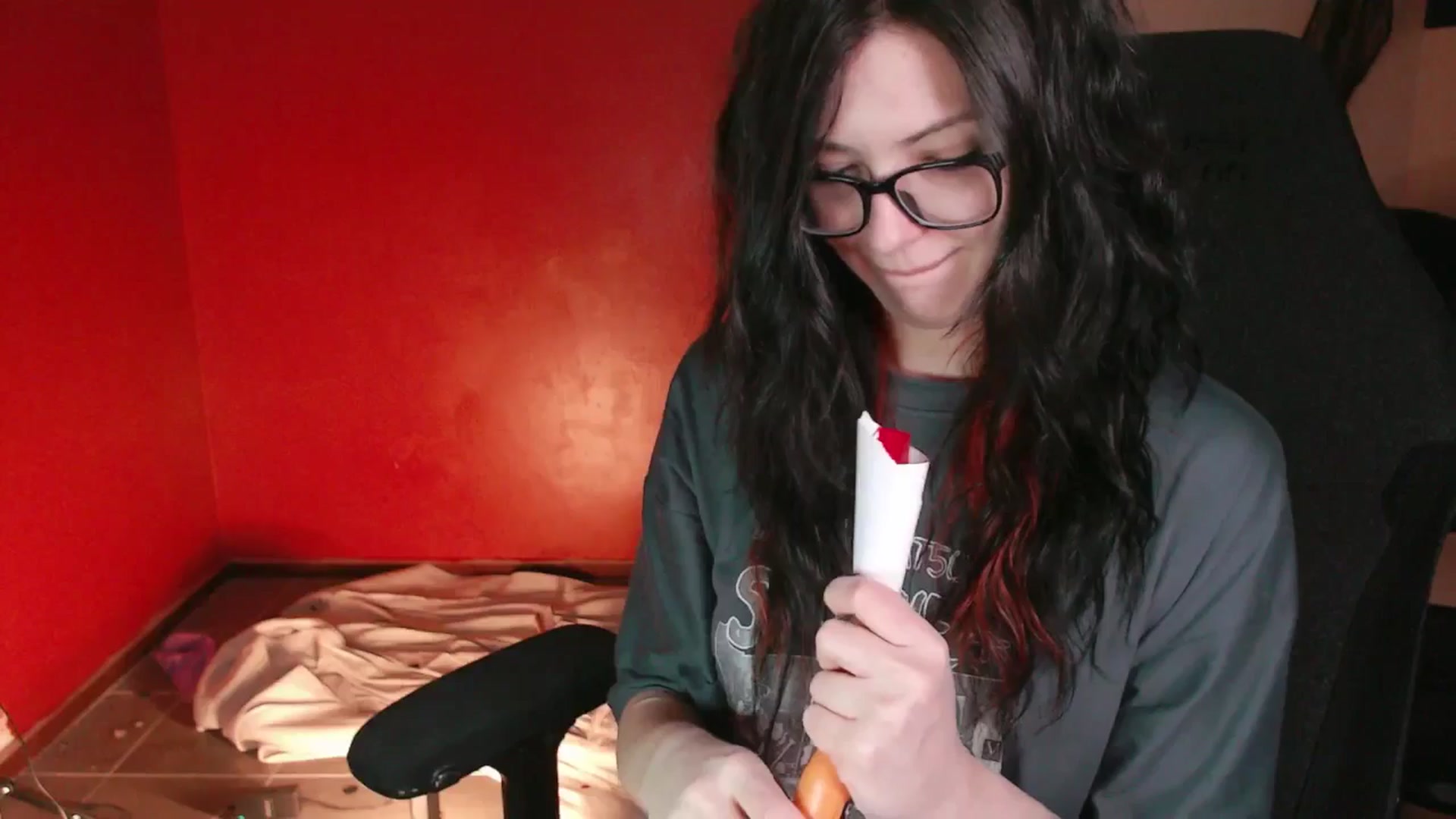 Gallery image thumbnail from RoomToAvoid's myfreecams stream on, 11/03/2024, 04:53 image 13 of 20