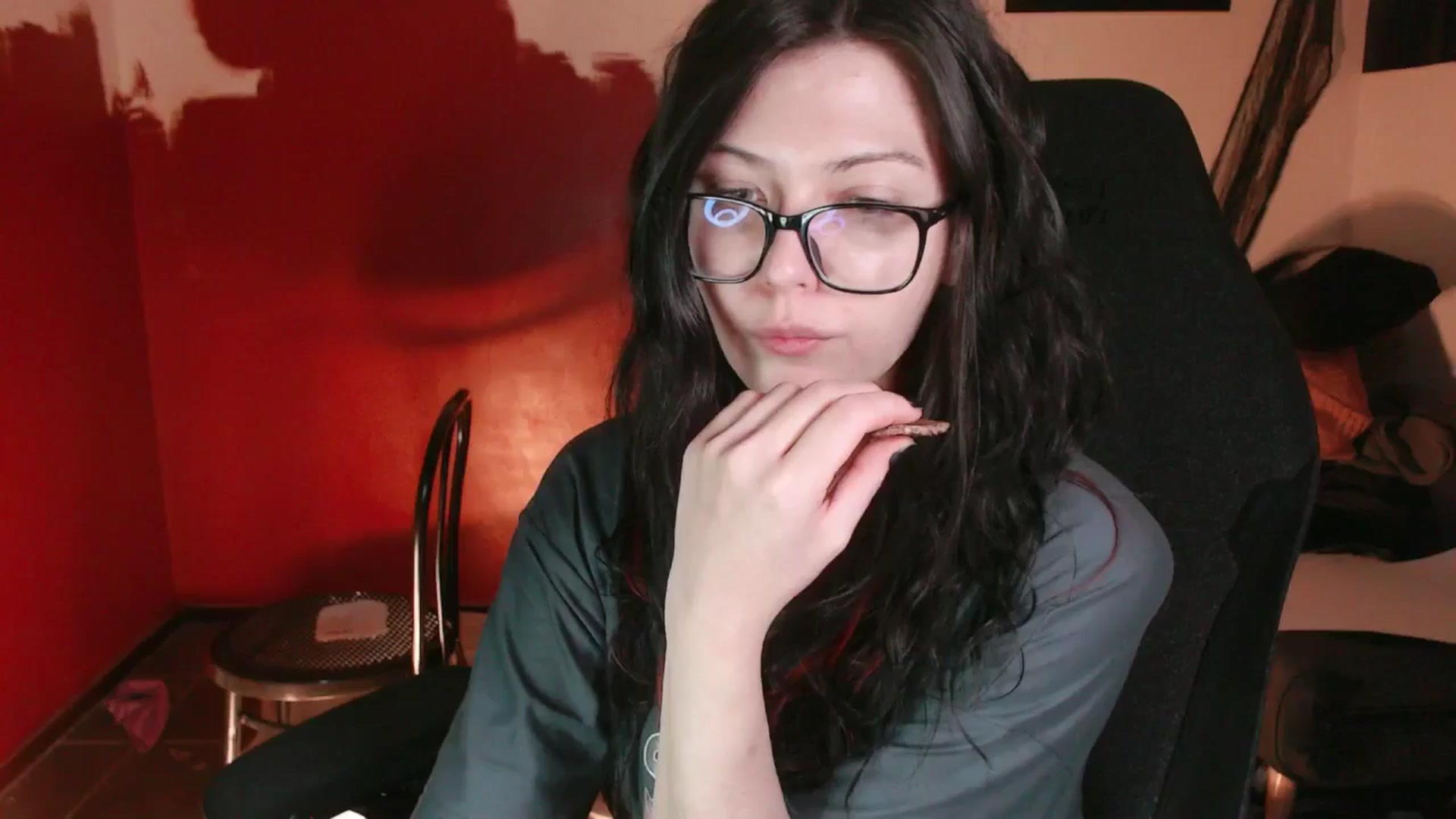 Gallery image thumbnail from RoomToAvoid's myfreecams stream on, 11/03/2024, 06:47 image 2 of 20