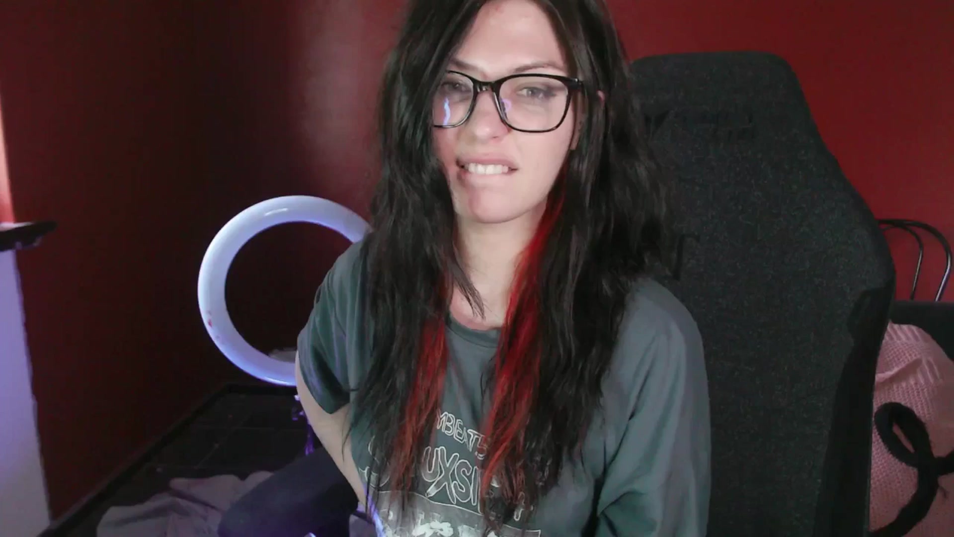 Gallery image thumbnail from RoomToAvoid's myfreecams stream on, 11/03/2024, 07:58 image 17 of 20