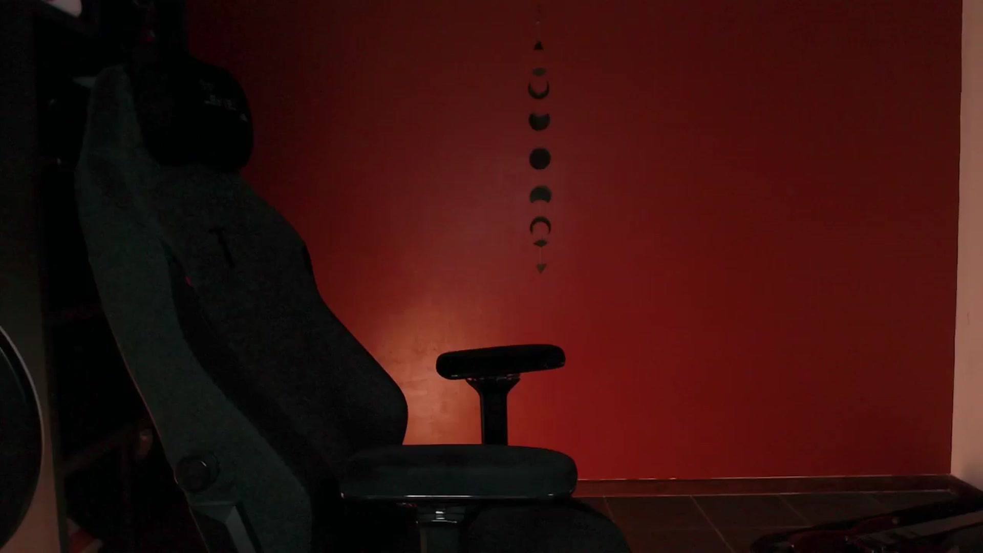 Gallery image thumbnail from RoomToAvoid's myfreecams stream on, 11/05/2024, 01:20 image 19 of 20
