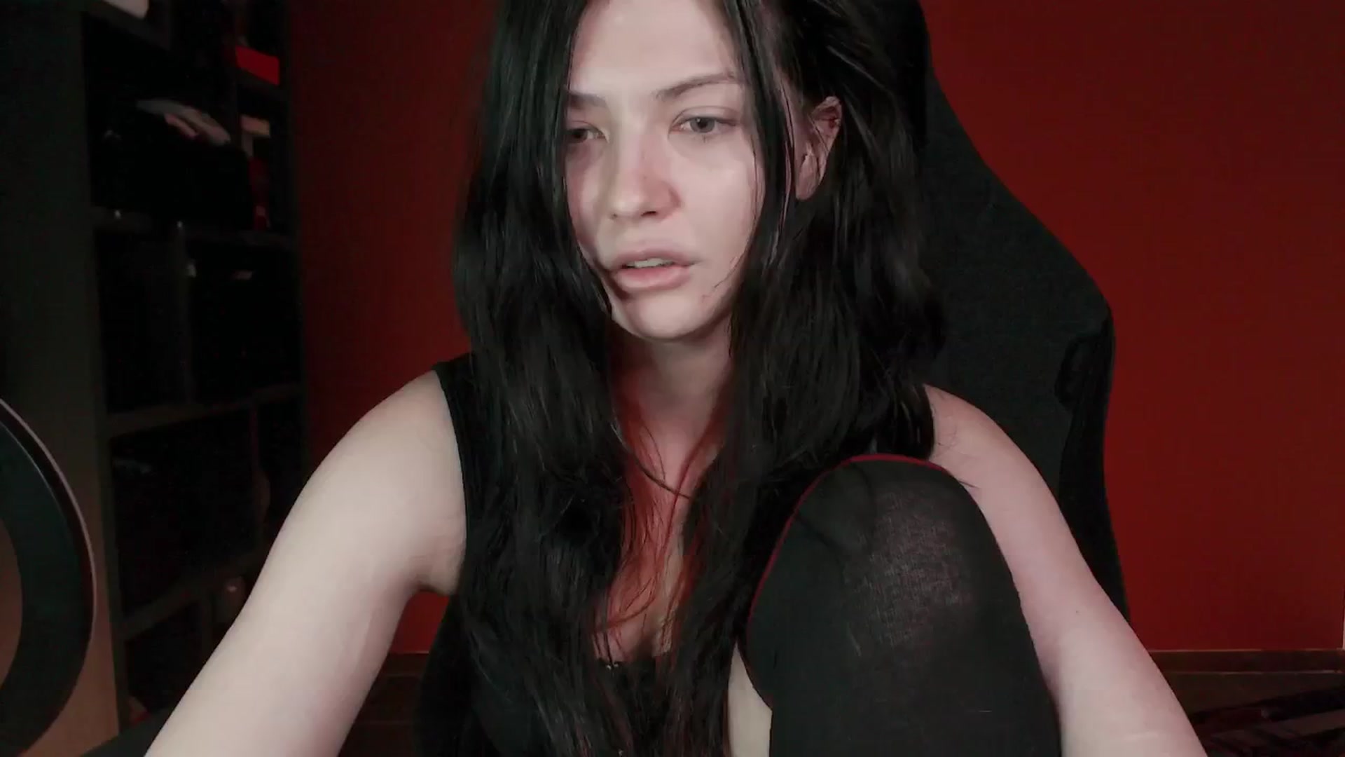 Gallery image thumbnail from RoomToAvoid's myfreecams stream on, 11/05/2024, 01:20 image 2 of 20