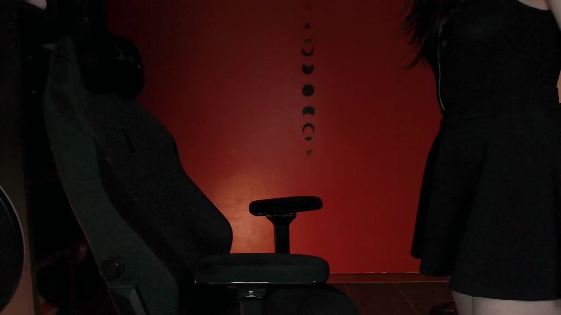 Gallery image thumbnail from RoomToAvoid's myfreecams stream on, 11/05/2024, 01:20 image 20 of 20