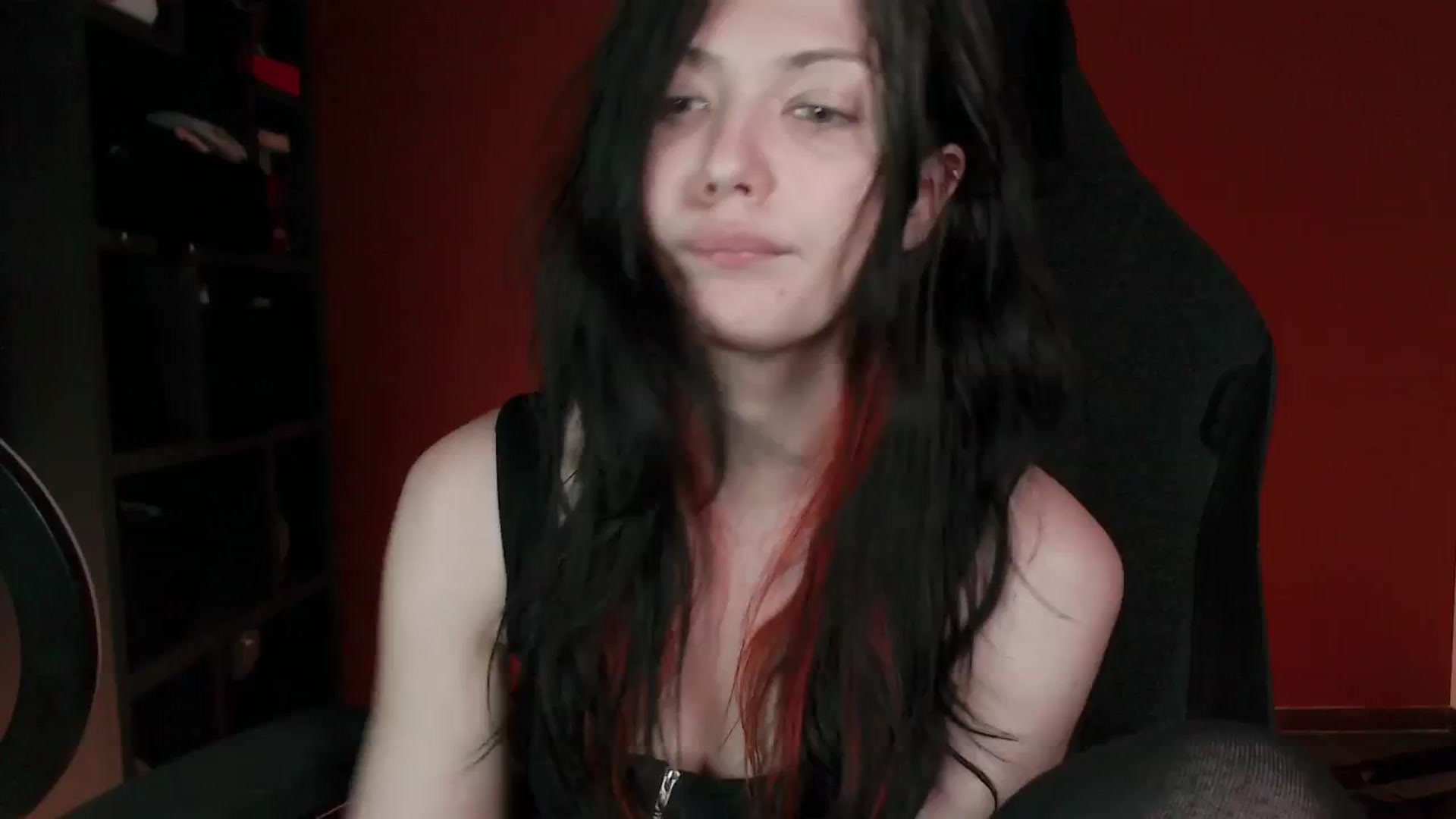 Gallery image thumbnail from RoomToAvoid's myfreecams stream on, 11/05/2024, 01:20 image 13 of 20