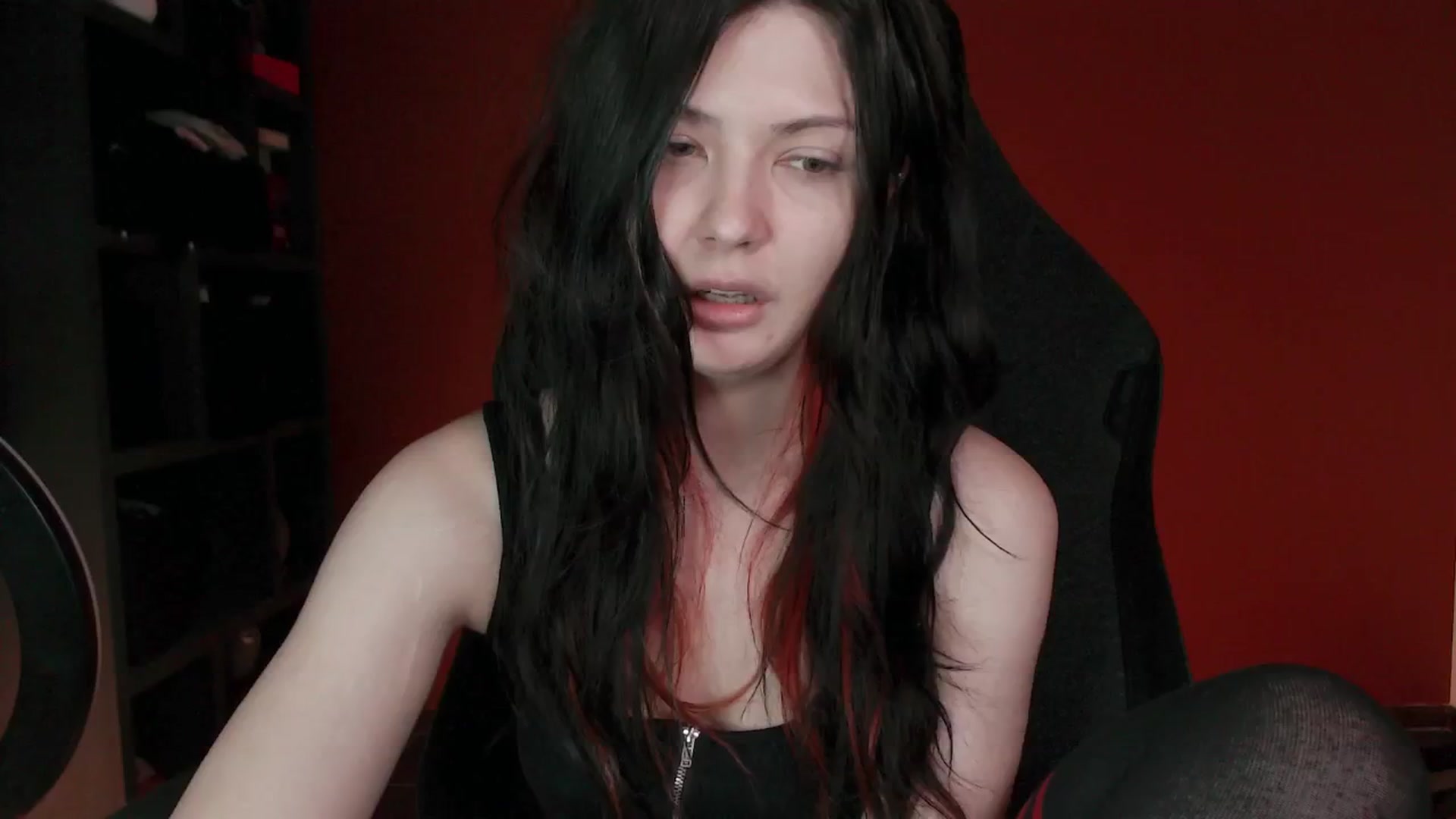 Gallery image thumbnail from RoomToAvoid's myfreecams stream on, 11/05/2024, 01:20 image 11 of 20
