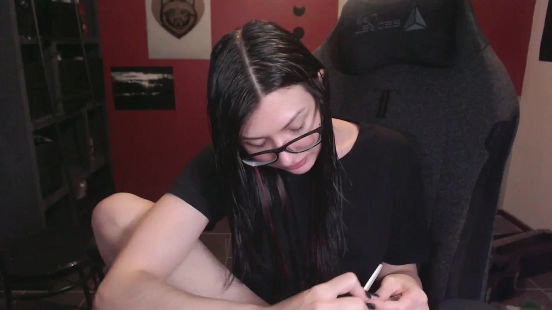 Gallery image thumbnail from RoomToAvoid's myfreecams stream on, 11/07/2024, 11:31 image 2 of 20