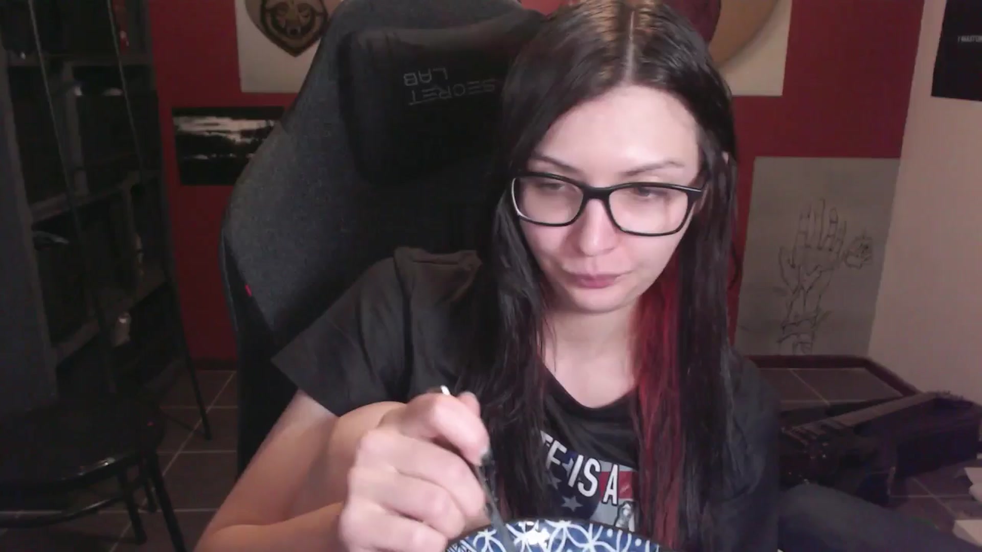 Gallery image thumbnail from RoomToAvoid's myfreecams stream on, 11/07/2024, 11:31 image 9 of 20