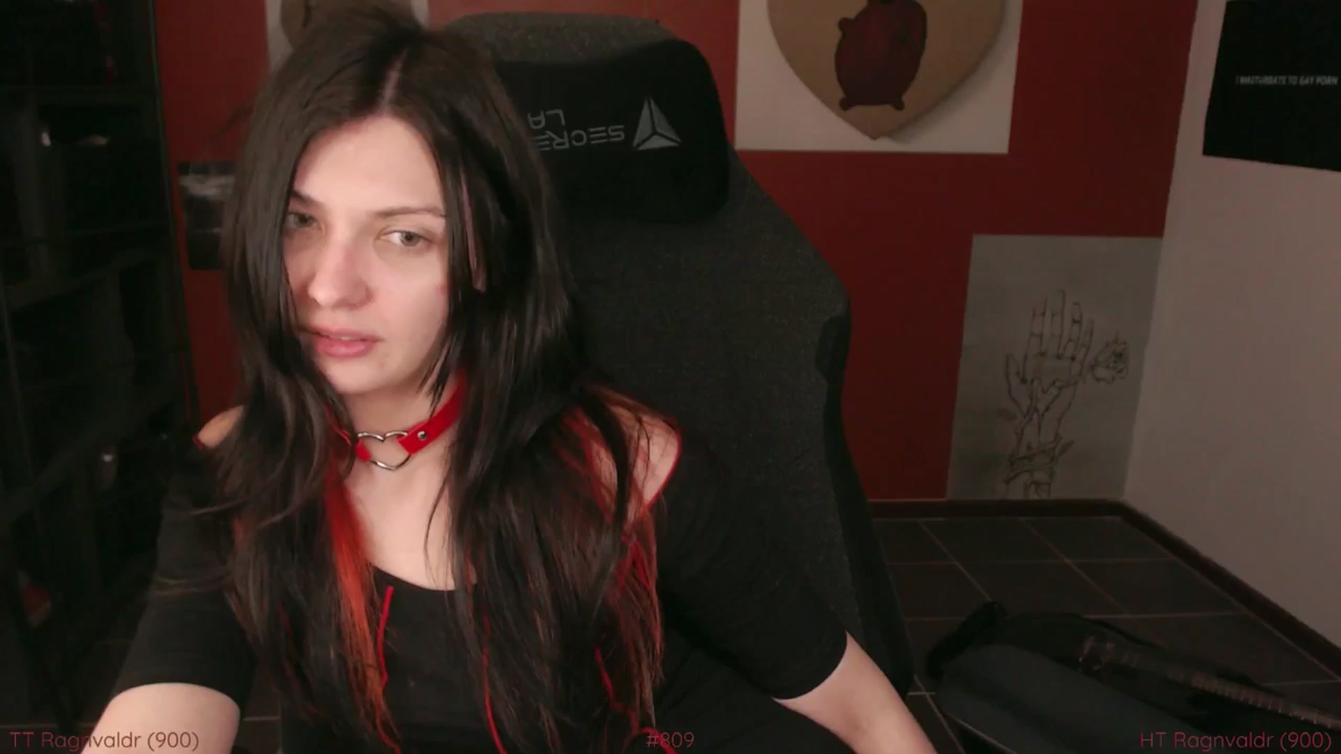 Gallery image thumbnail from RoomToAvoid's myfreecams stream on, 11/08/2024, 07:20 image 17 of 20