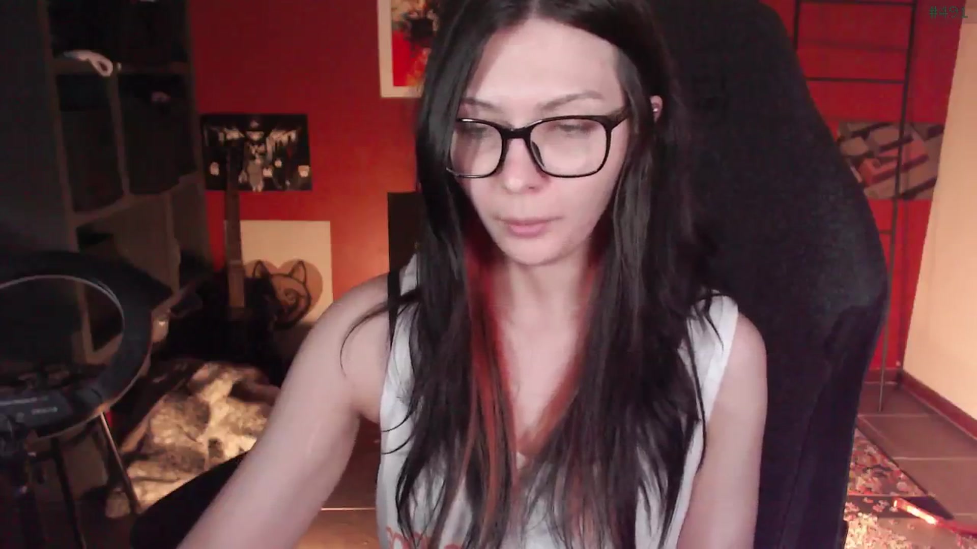 Gallery image thumbnail from RoomToAvoid's myfreecams stream on, 12/02/2024, 07:14 image 15 of 20
