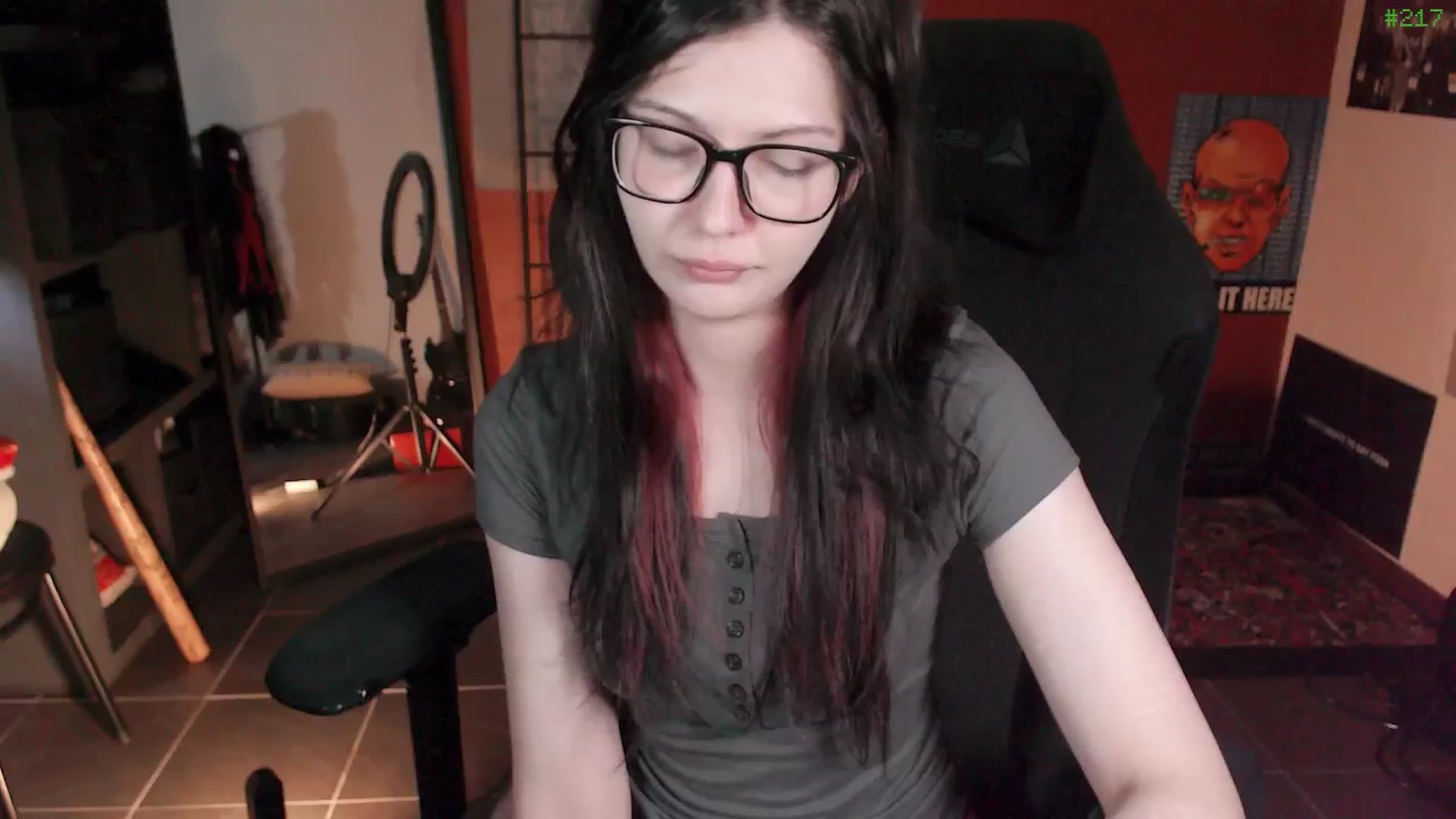 Gallery image thumbnail from RoomToAvoid's myfreecams stream on, 12/20/2024, 04:08 image 3 of 20