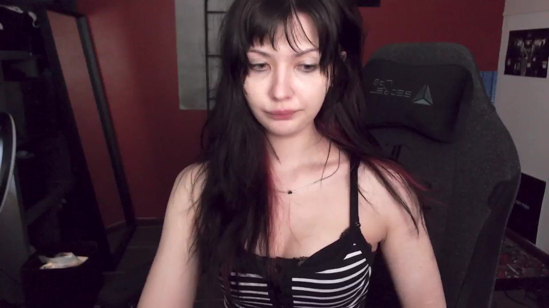 Gallery image thumbnail from RoomToAvoid's myfreecams stream on, 12/22/2024, 01:29 image 2 of 20