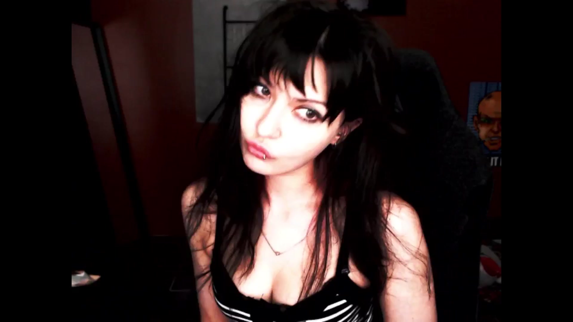 Gallery image thumbnail from RoomToAvoid's myfreecams stream on, 12/22/2024, 01:29 image 16 of 20