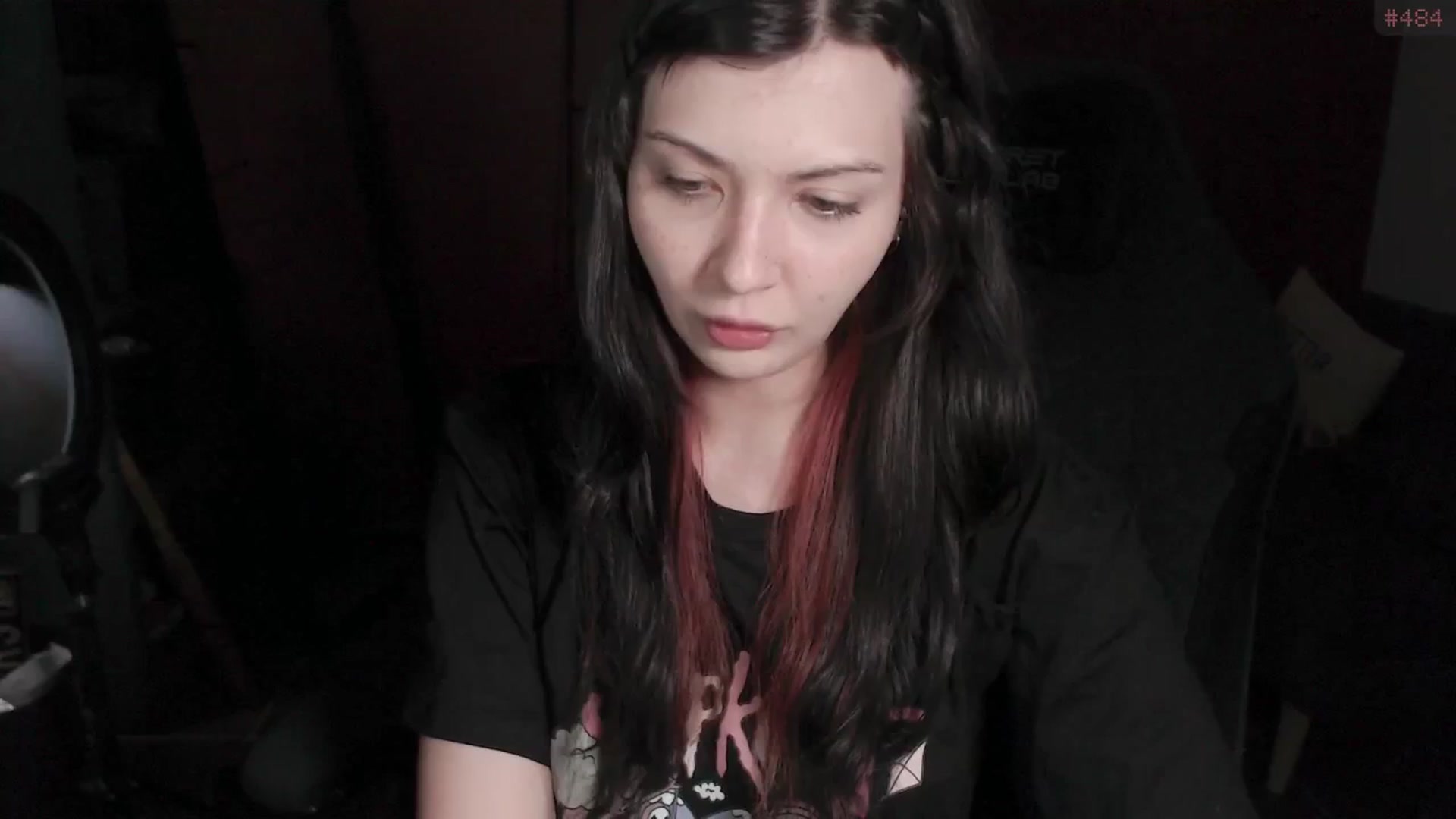 Gallery image thumbnail from RoomToAvoid's myfreecams stream on, 01/08/2025, 02:27 image 1 of 20