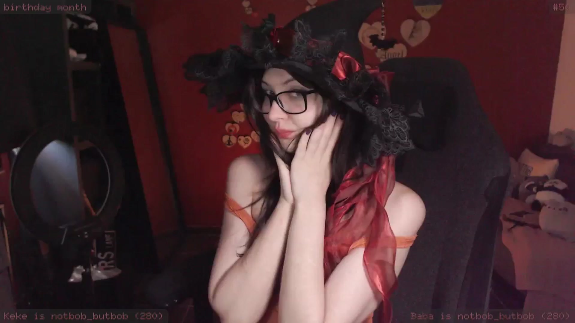 Gallery image thumbnail from RoomToAvoid's myfreecams stream on, 01/17/2025, 02:55 image 18 of 20