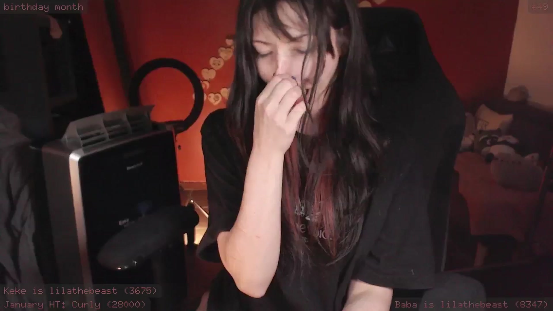 Gallery image thumbnail from RoomToAvoid's myfreecams stream on, 01/20/2025, 06:36 image 17 of 20