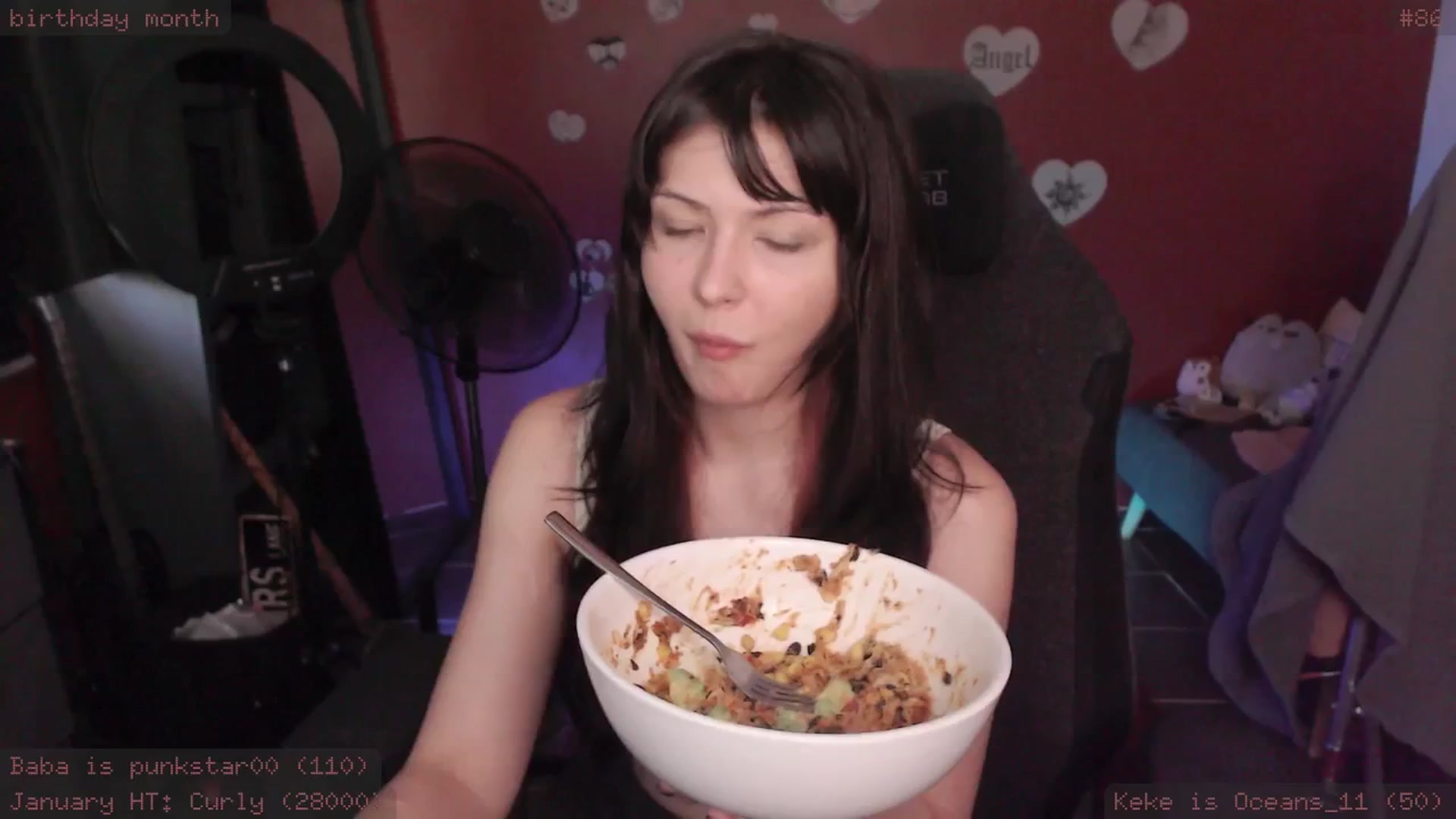 Gallery image thumbnail from RoomToAvoid's myfreecams stream on, 01/26/2025, 08:20 image 4 of 20