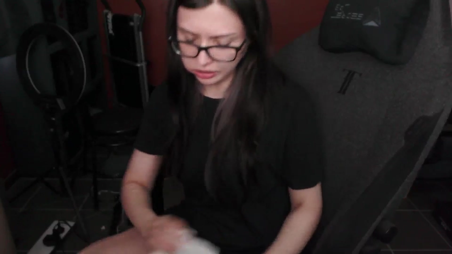 Gallery image thumbnail from RoomToAvoid's myfreecams stream on, 02/17/2025, 09:22 image 2 of 20