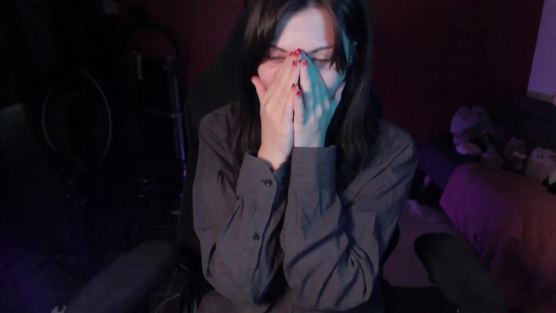 Gallery image thumbnail from RoomToAvoid's myfreecams stream on, 02/19/2025, 01:04 image 6 of 20
