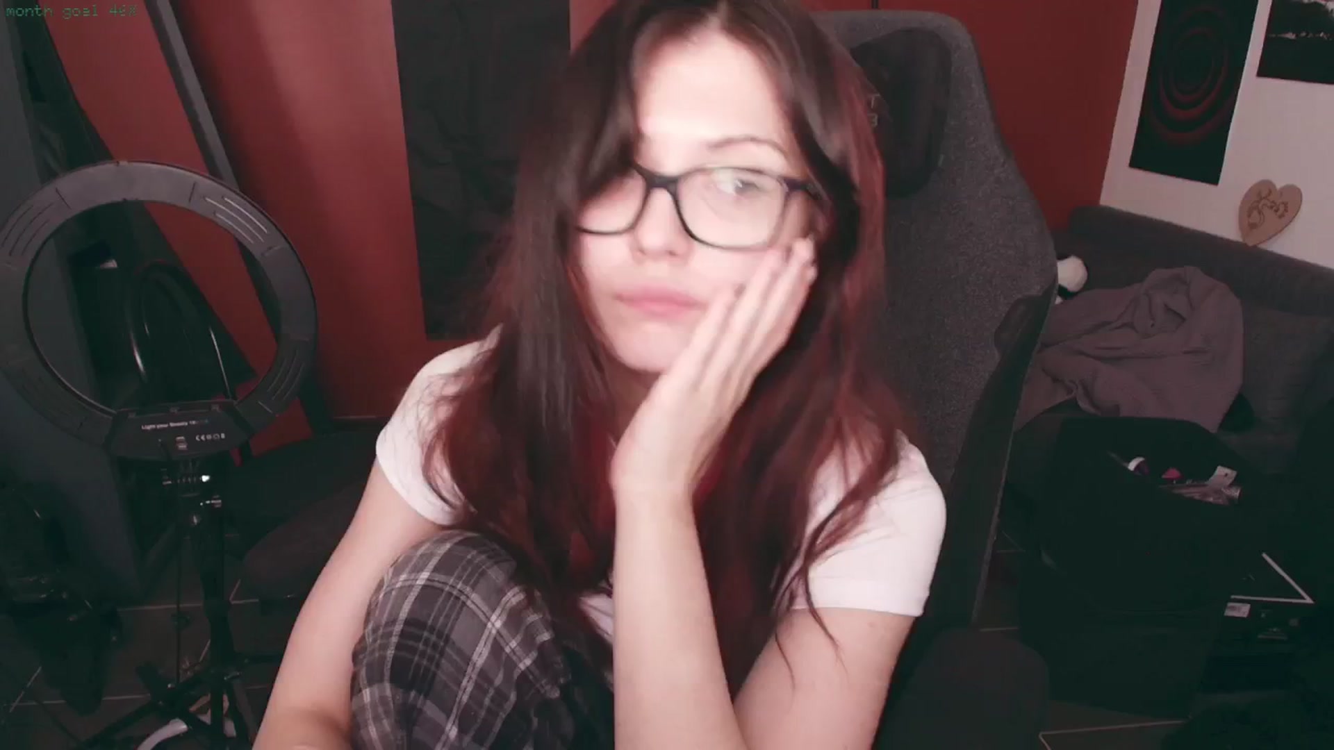 Gallery image thumbnail from RoomToAvoid's myfreecams stream on, 03/28/2025, 24:56 image 17 of 20