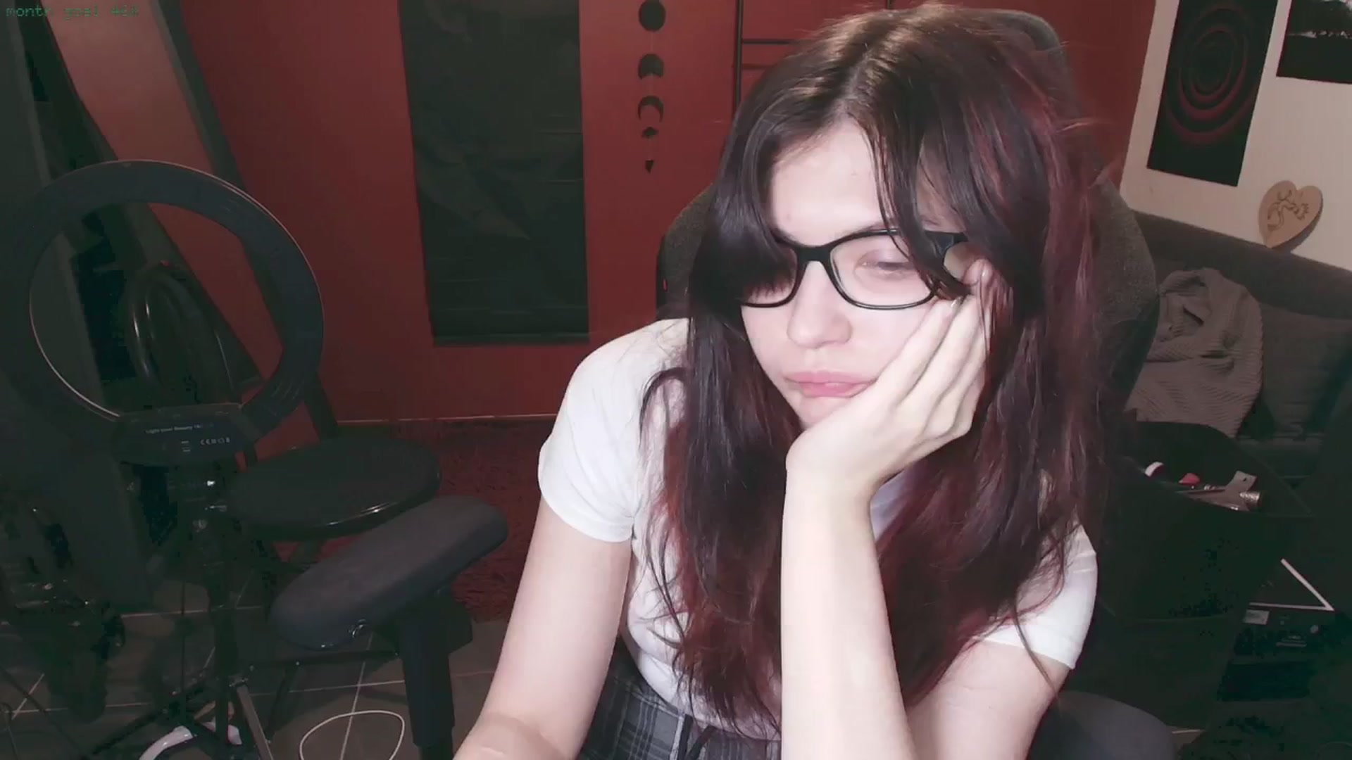 Gallery image thumbnail from RoomToAvoid's myfreecams stream on, 03/28/2025, 24:56 image 16 of 20
